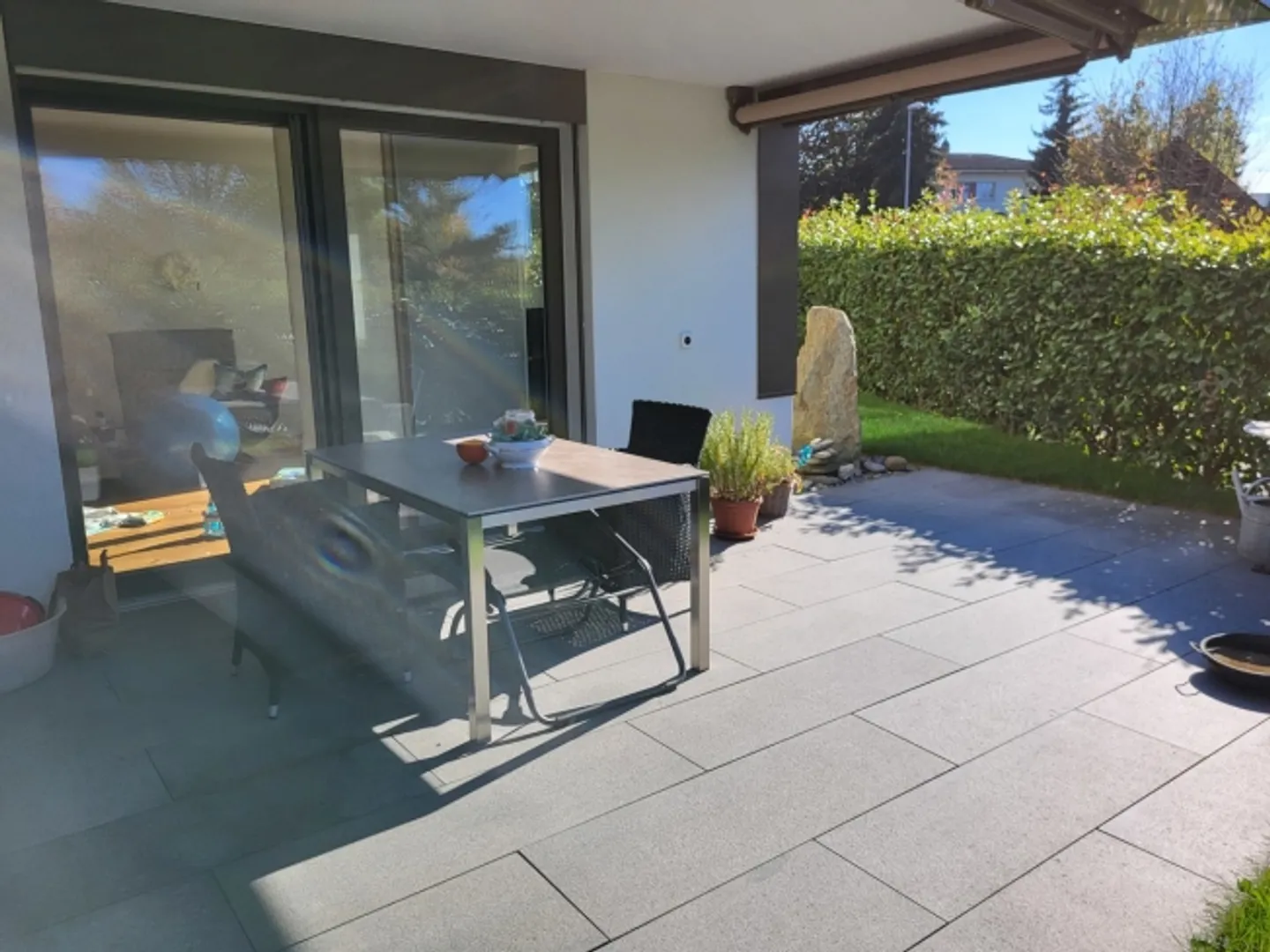 Charming garden apartment with top construction standard - Photo 9 of 14