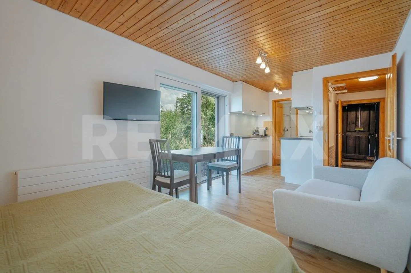 The mountains in sight, the lake at your feet - Holiday chalet with 4.5 rooms and additional studio - Photo 11 of 13