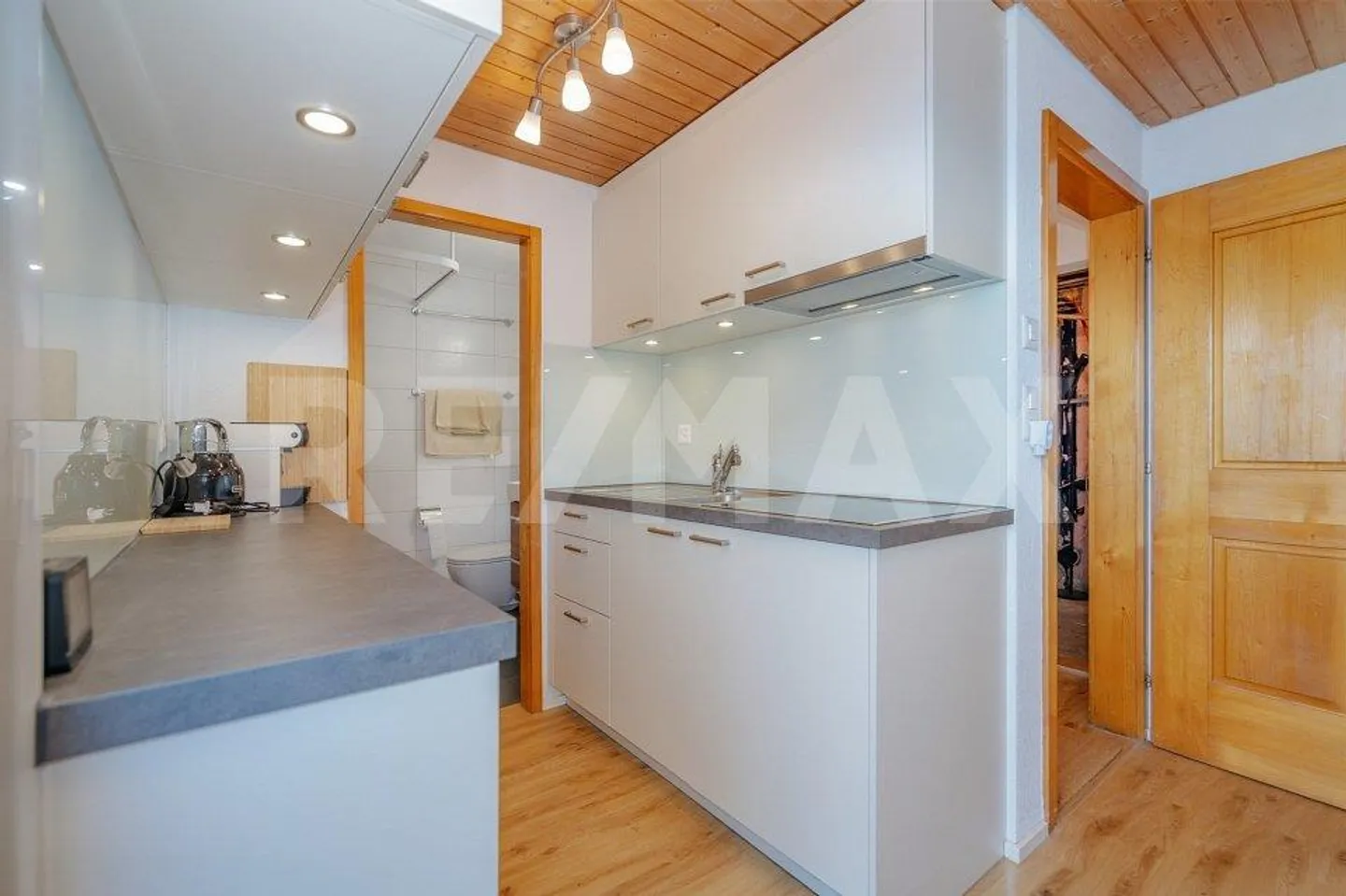 The mountains in sight, the lake at your feet - Holiday chalet with 4.5 rooms and additional studio - Photo 12 of 13
