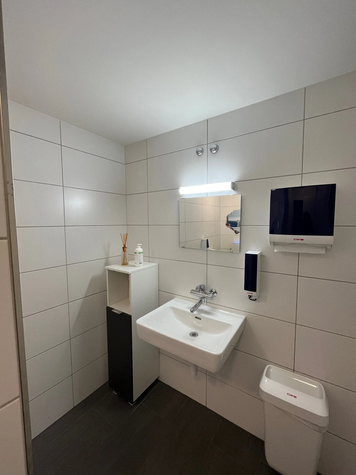 Modern office spaces for rent in prime location in Basel - Photo 6 of 10