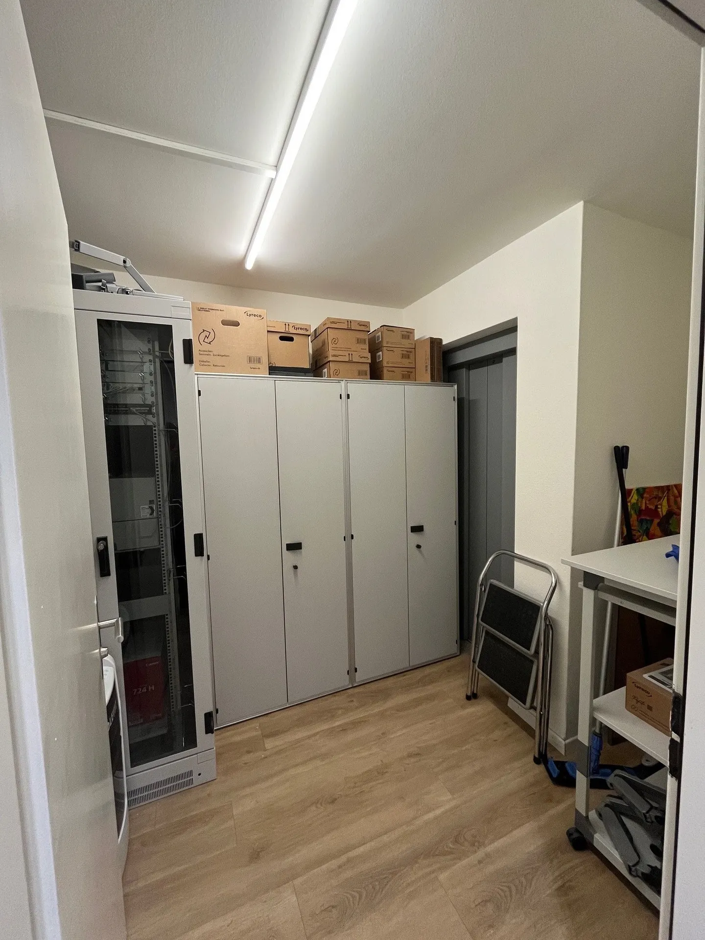 Modern office spaces for rent in prime location in Basel - Photo 10 of 10