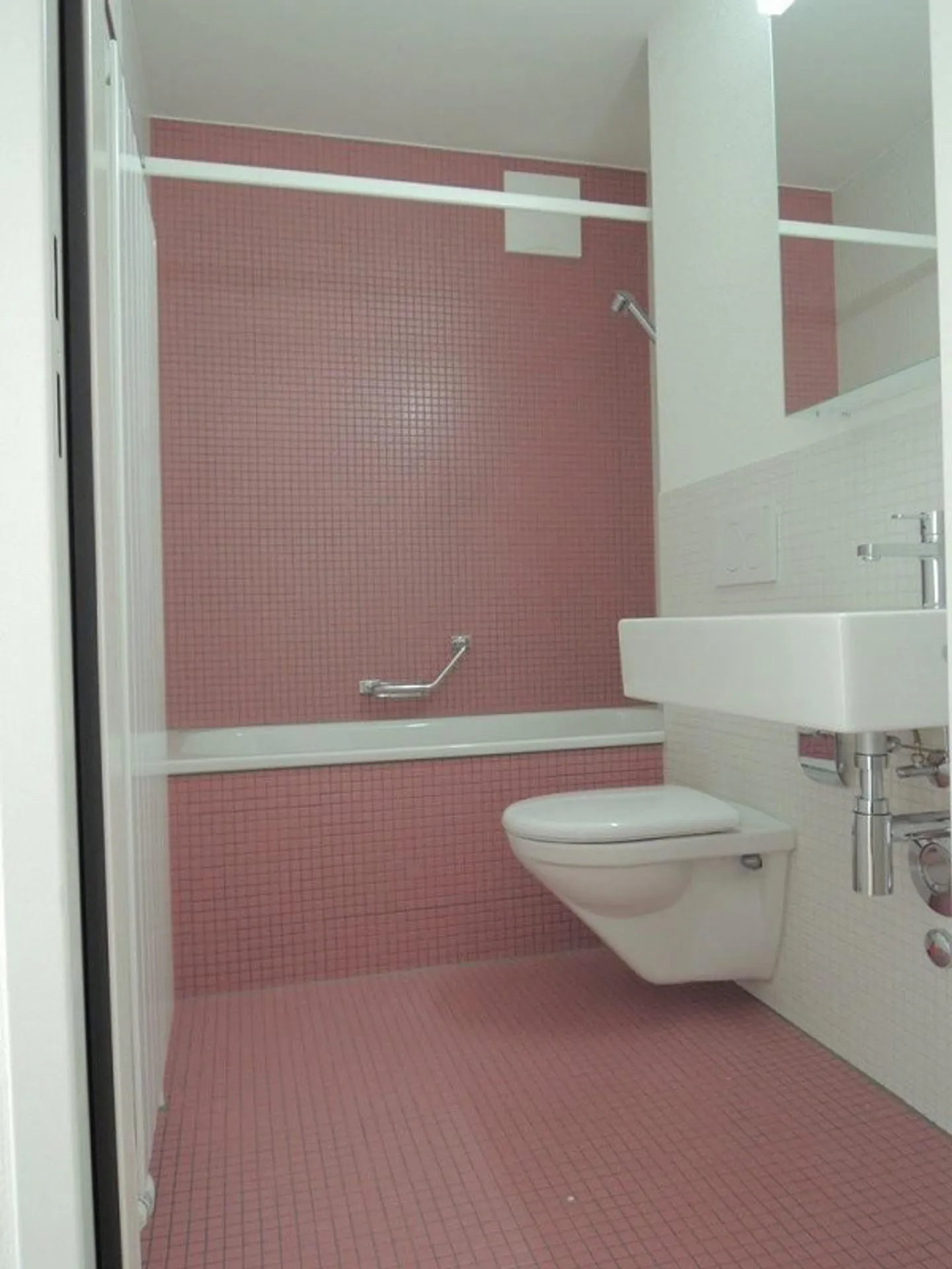 Modern apartment in a prime location in Zurich-Wiedikon - Photo 5 of 7