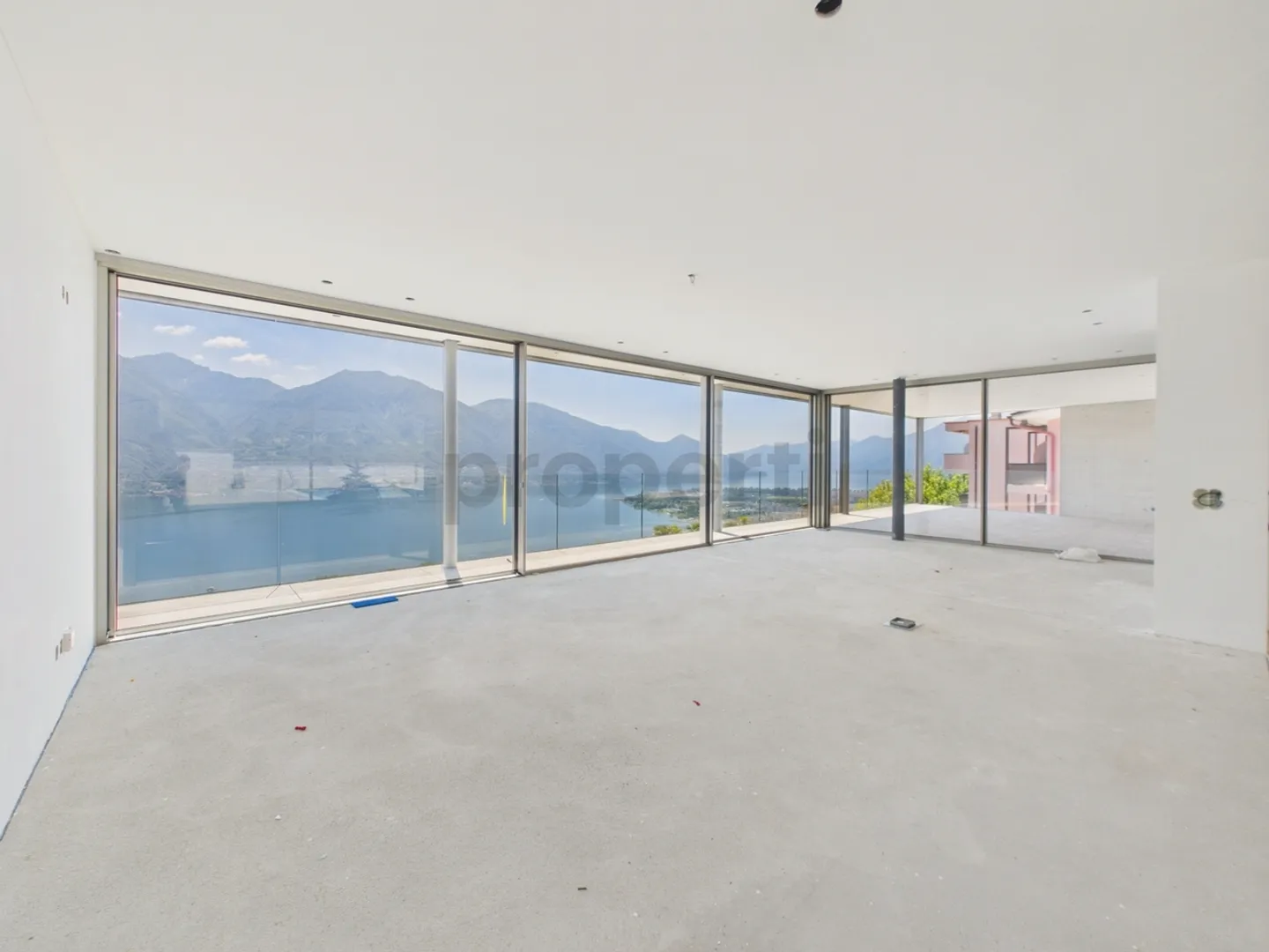 Modern 4.5-room penthouse with pool, Brione sopra Minusio - Photo 2 of 13
