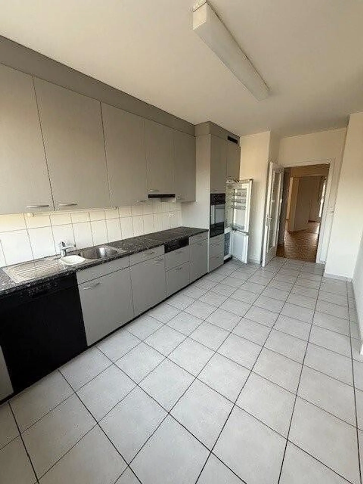 Perfect family apartment in the village center of Reinach - Photo 3 of 9
