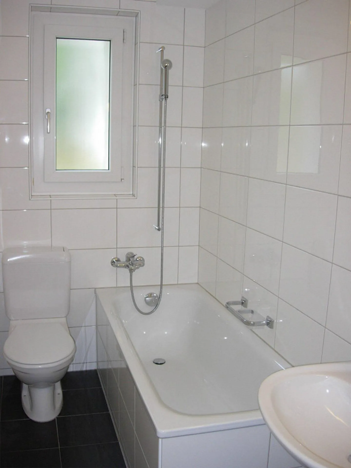 Modern 3-room apartment with beautiful garden seating area for rent! - Photo 4 of 7