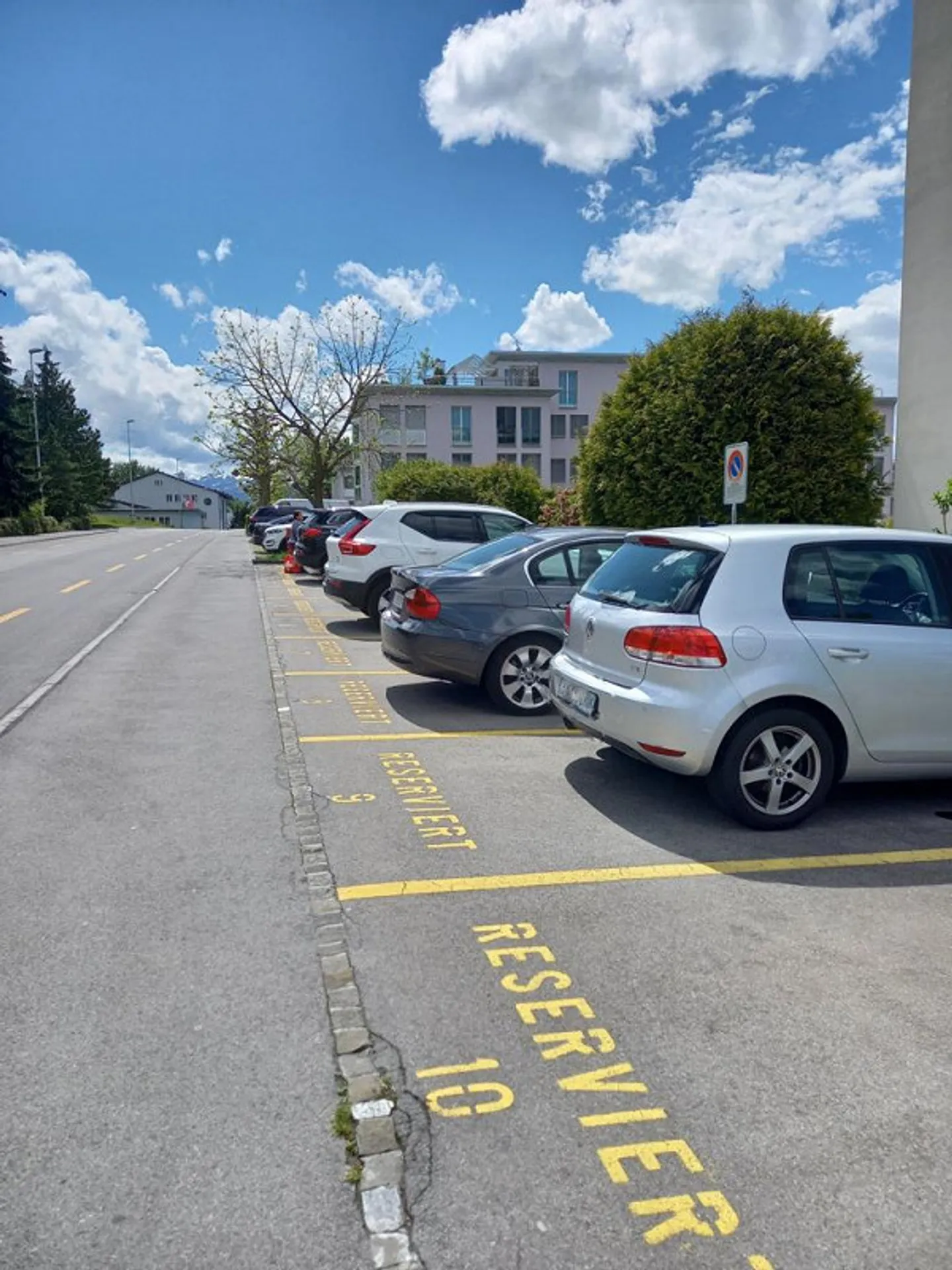 zentraler Aussenparkplatz, Ebikon - Foto 1 von 1