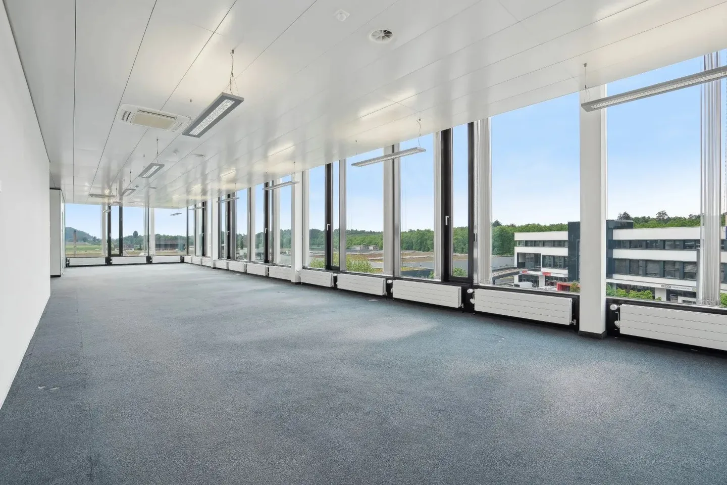 Commercial à louer, Kasernenstrasse 1, à Bachenbülach, Suisse - Photo 6 sur 13