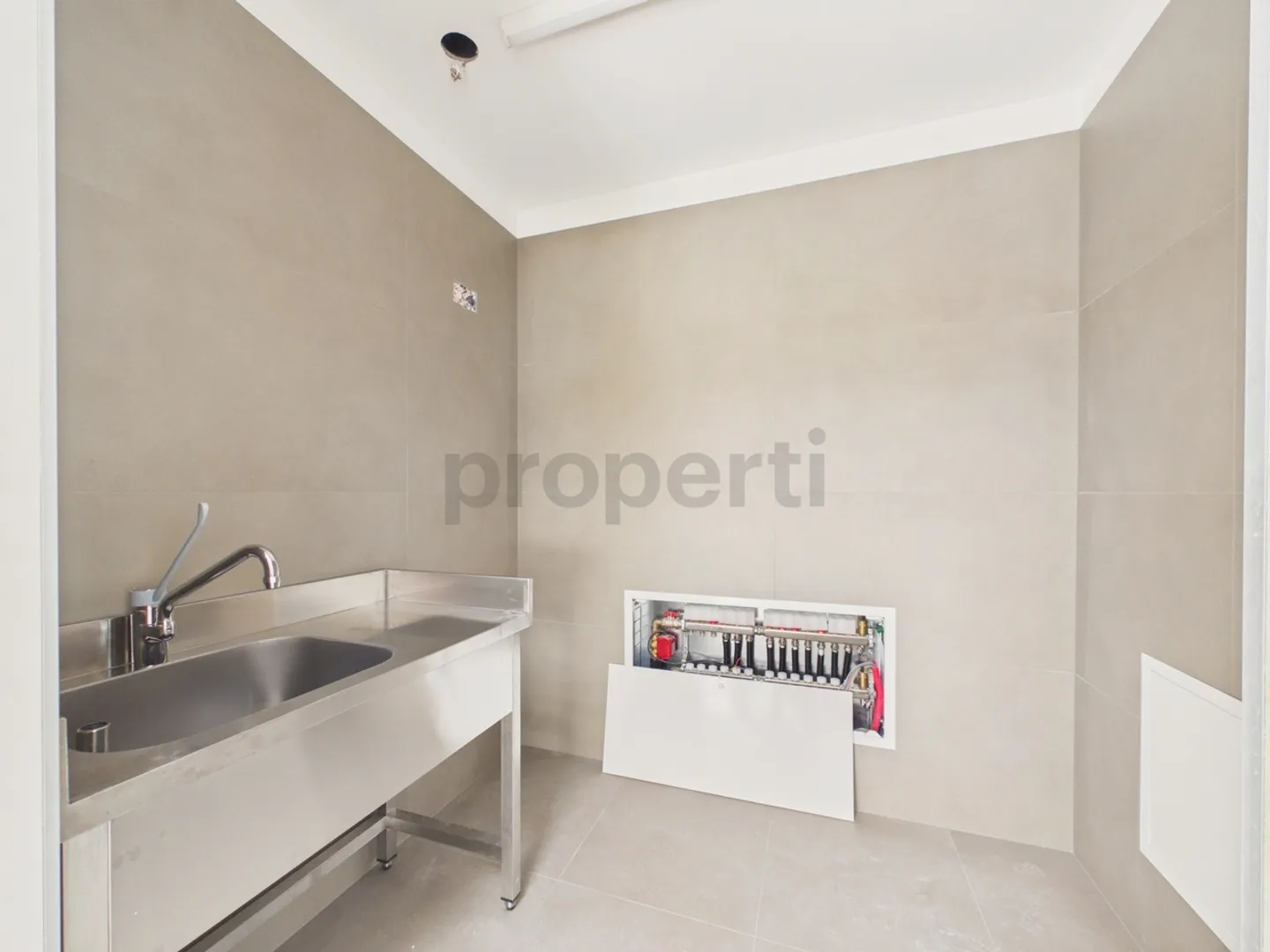 Modern 4.5-room penthouse with pool, Brione sopra Minusio - Photo 9 of 13