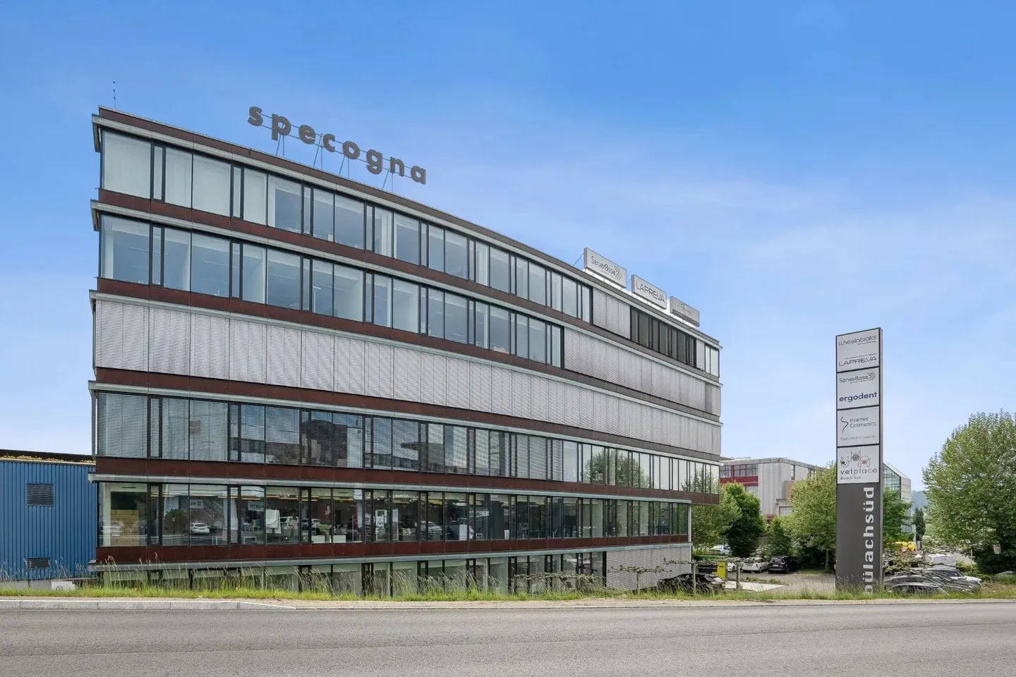 Commercial à louer, Kasernenstrasse 1, à Bachenbülach, Suisse - Photo 9 sur 13