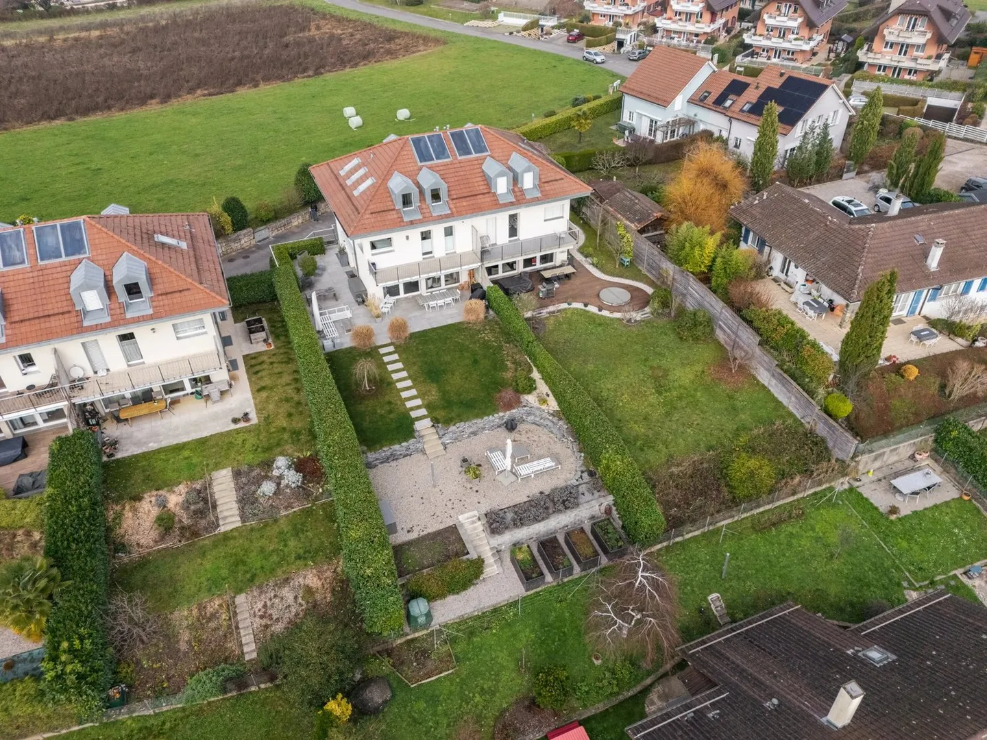 Elegant Semi-Detached House with Panoramic Views of the Lake and the Alps - Photo 12 of 13