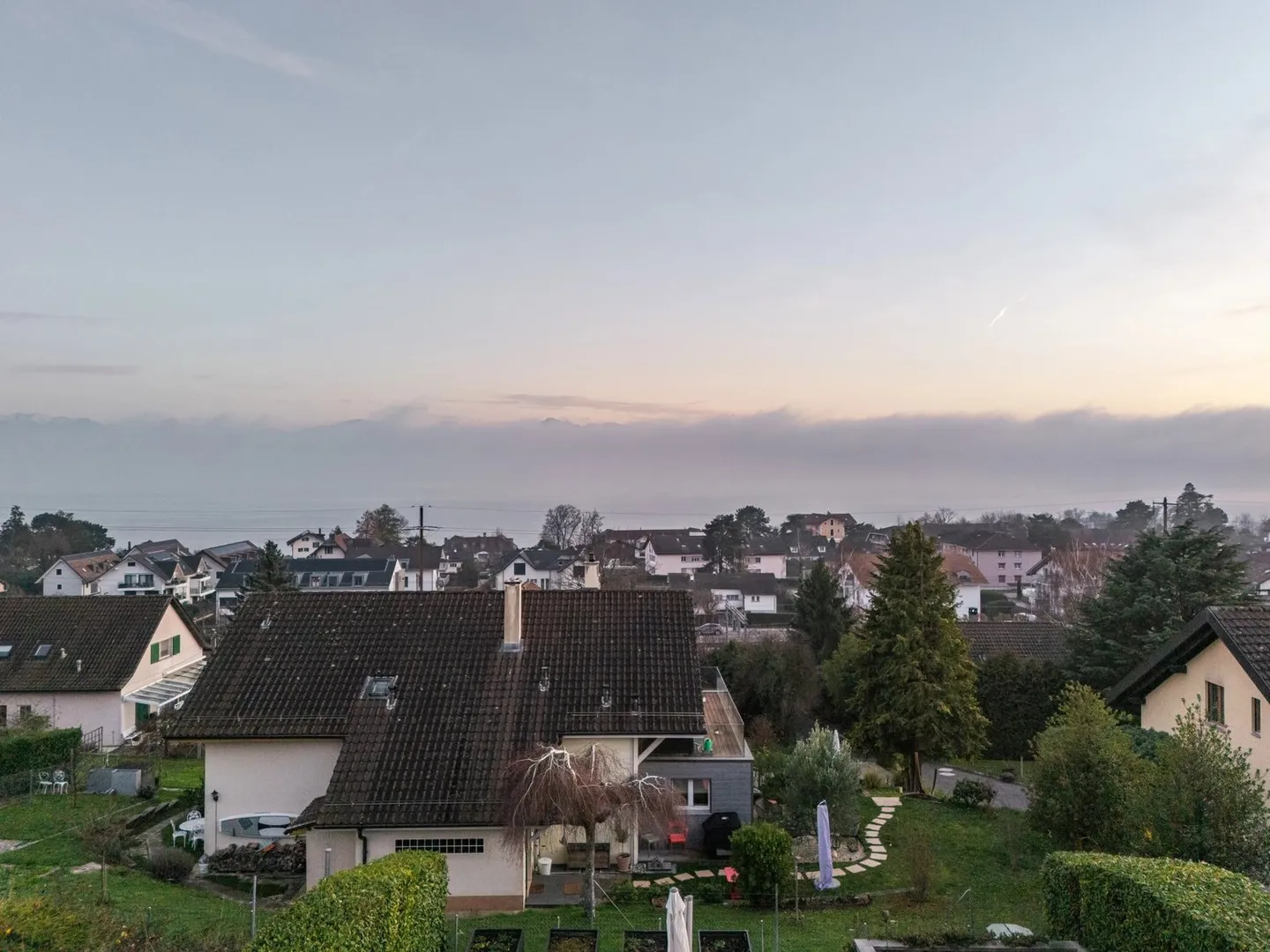 Elegant Semi-Detached House with Panoramic Views of the Lake and the Alps - Photo 13 of 13