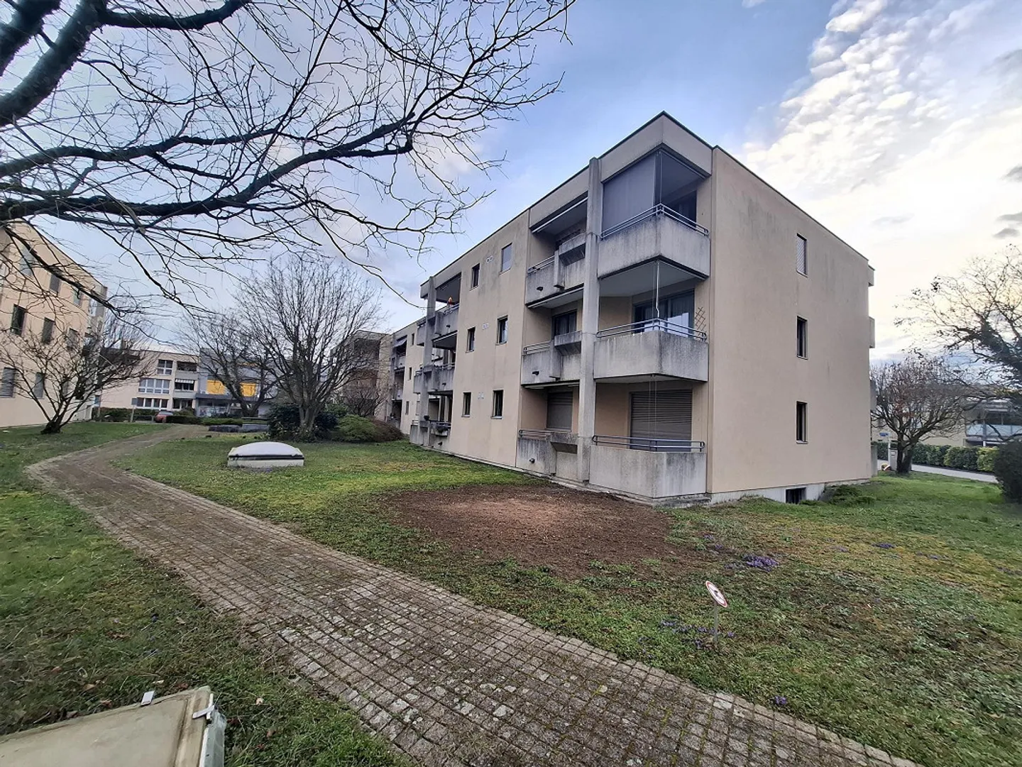 Helle 3.5-Zimmerwohnung mit Balkonen - Foto 1 von 16
