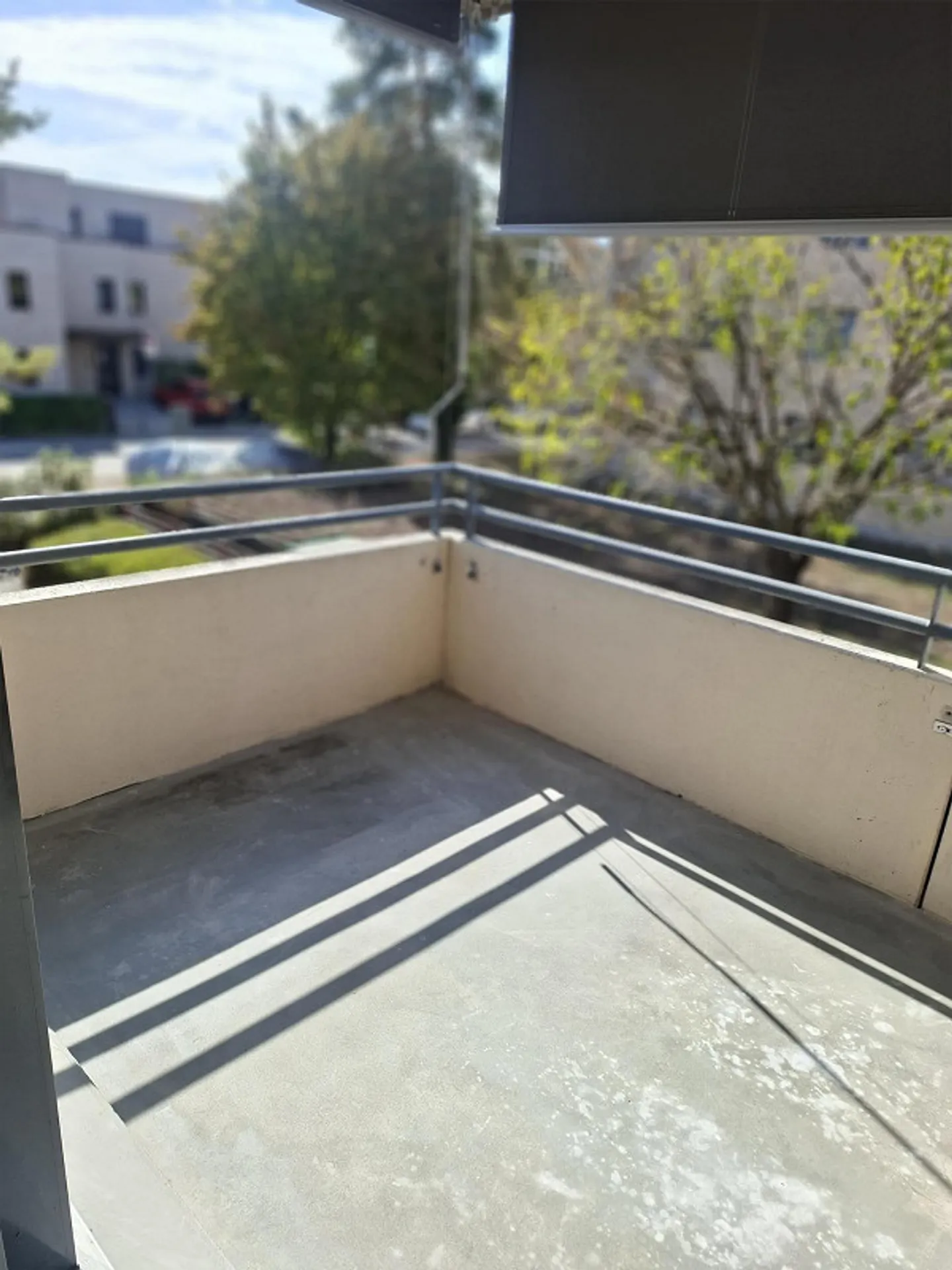 Helle 3.5-Zimmerwohnung mit Balkonen - Foto 2 von 16