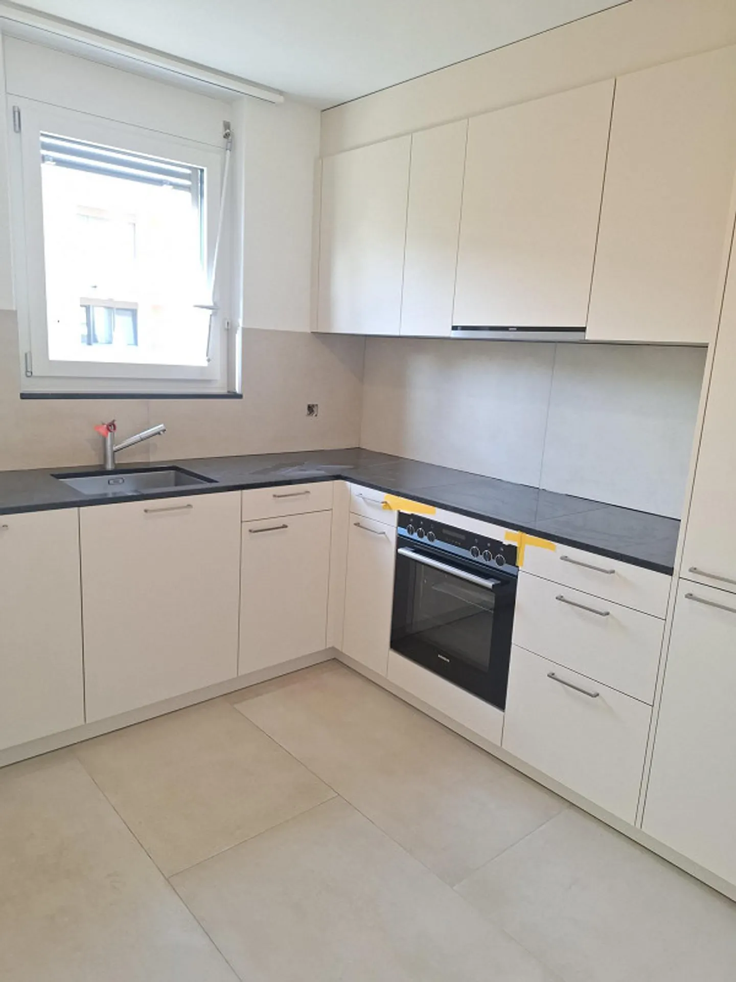 Helle 3.5-Zimmerwohnung mit Balkonen - Foto 4 von 16