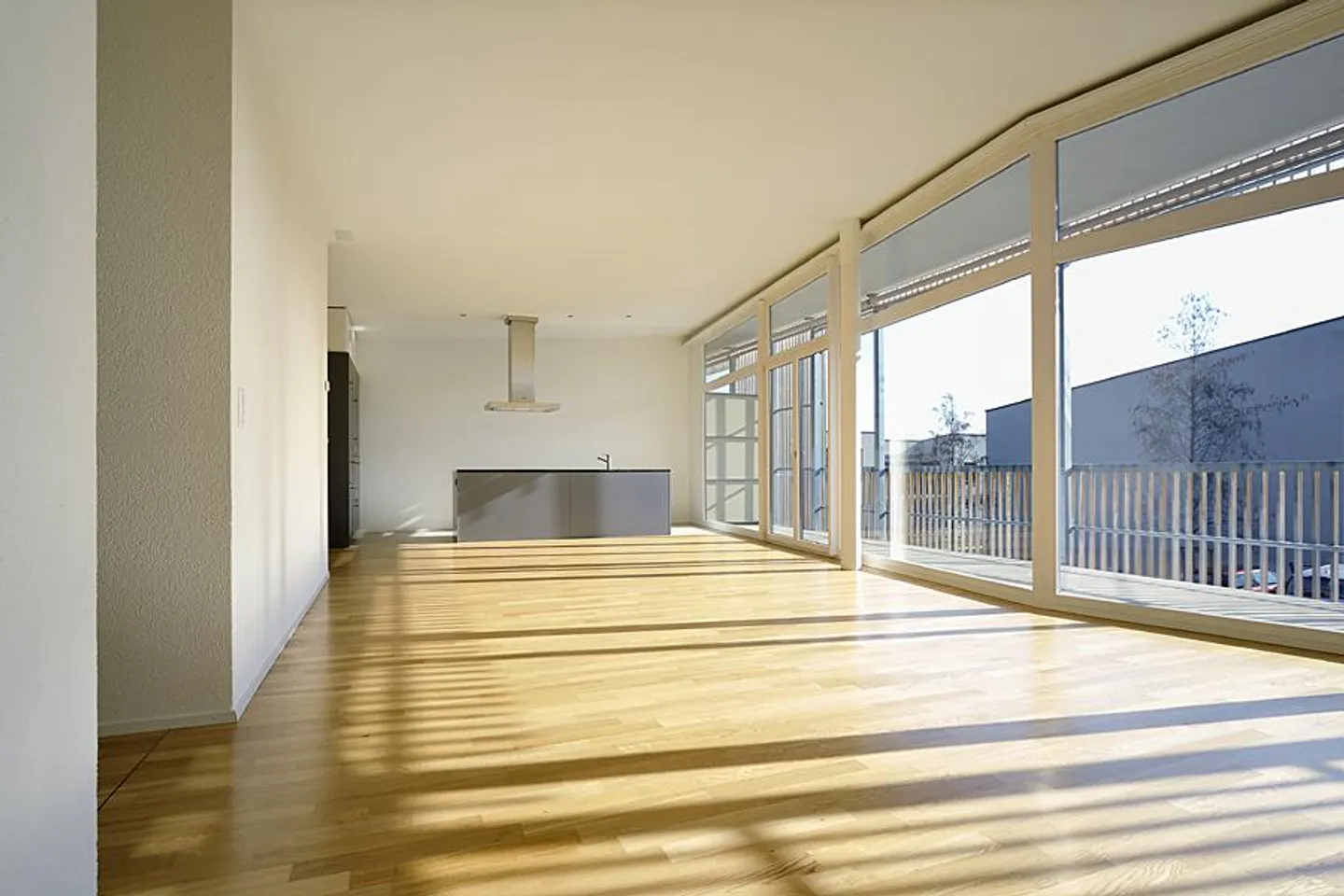 Moderno appartamento di 3 1/2 stanze con area salotto coperta - Foto 3 di 7