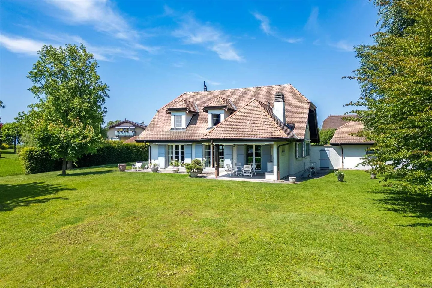 Villa 5.5 Zimmer - Foto 1 von 11