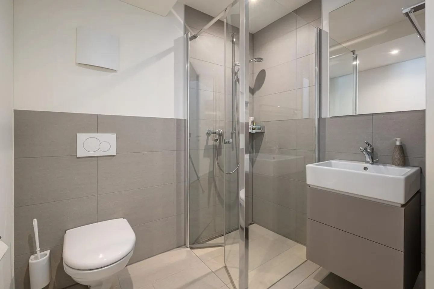 Proprietà esclusiva - Perfetta simbiosi tra commercio e abitazione! - Foto 7 di 13