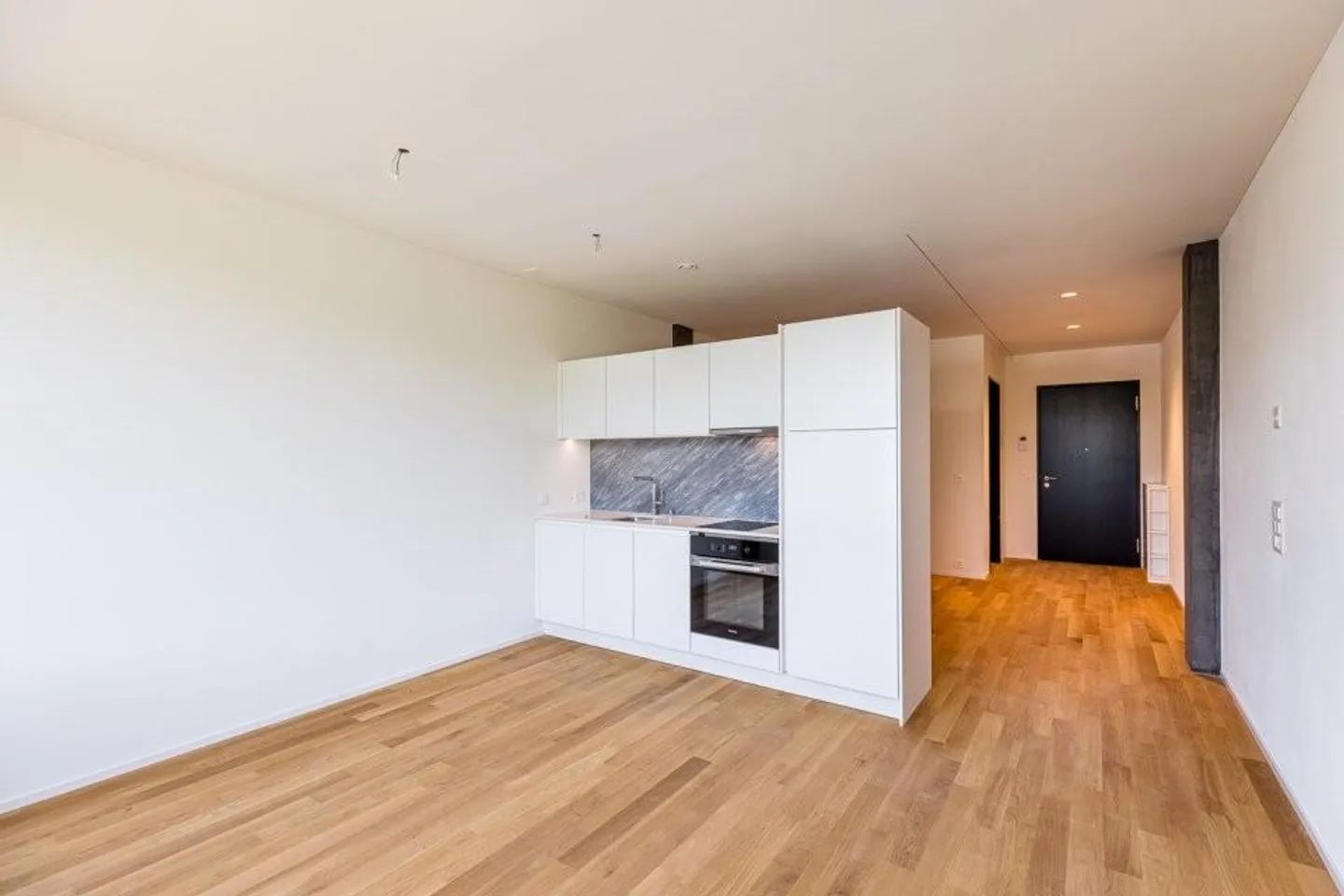 Bright 1.5-room apartment in the Akara Tower Baden - Photo 4 of 4