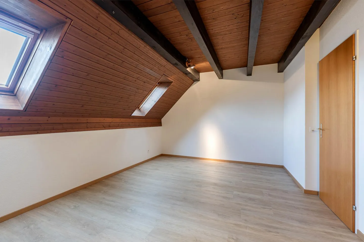 Maisonette de 4,5 pièces avec terrasse sur le toit - Photo 7 sur 12