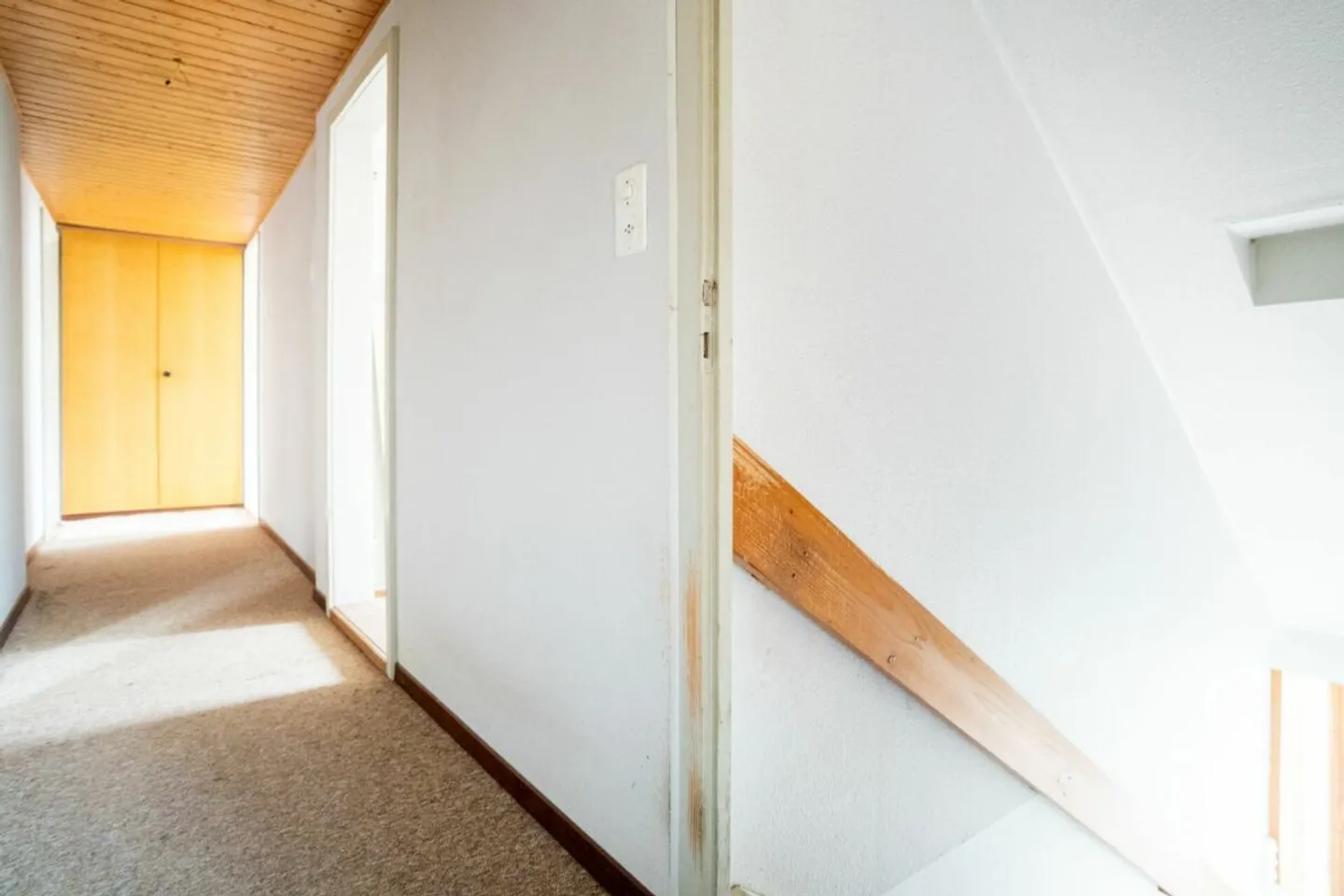 Affascinante casa nel centro storico con potenziale di sviluppo vicino al lago - Foto 7 di 23