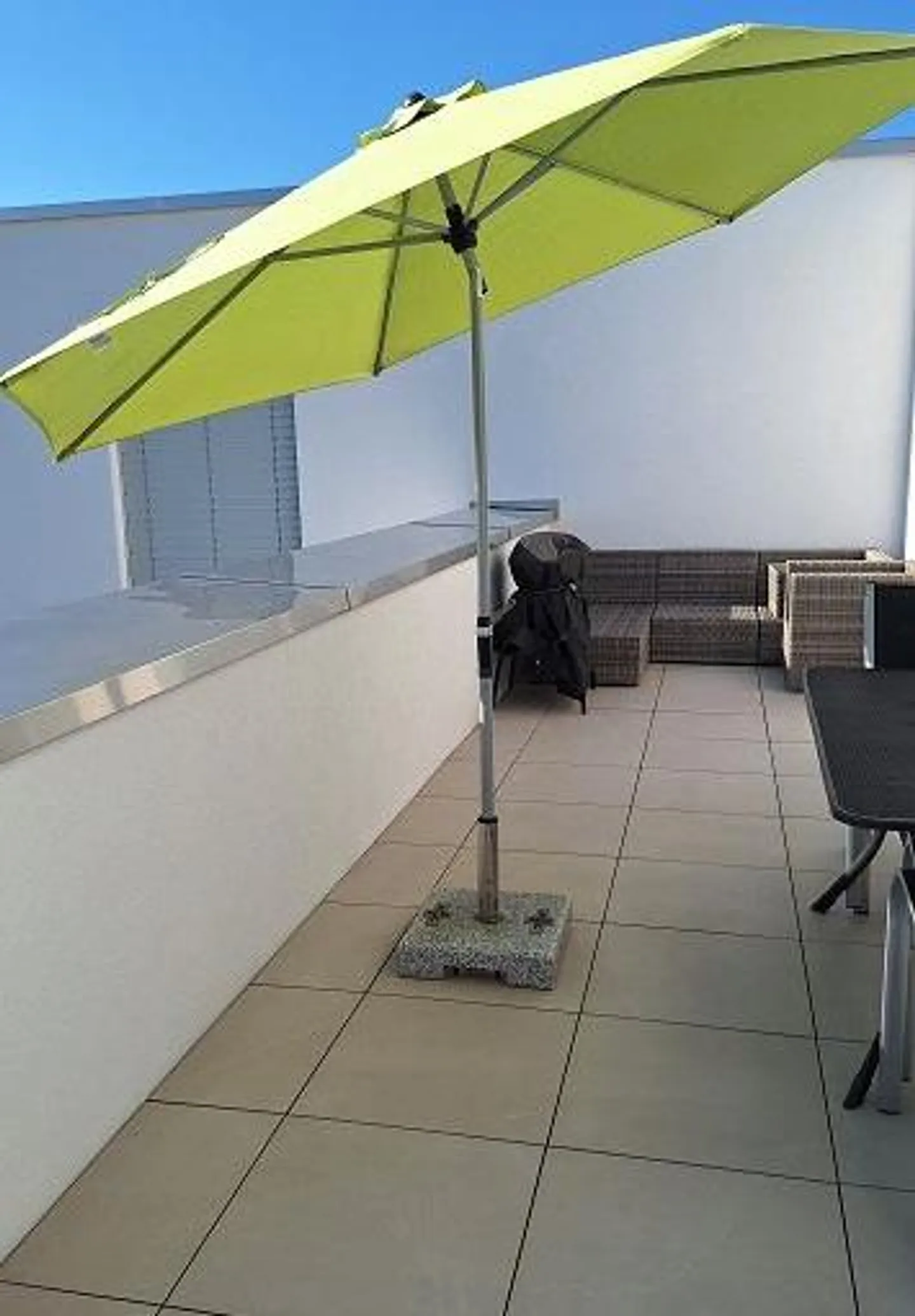 helle und moderne Attikawohnung - Foto 8 von 9