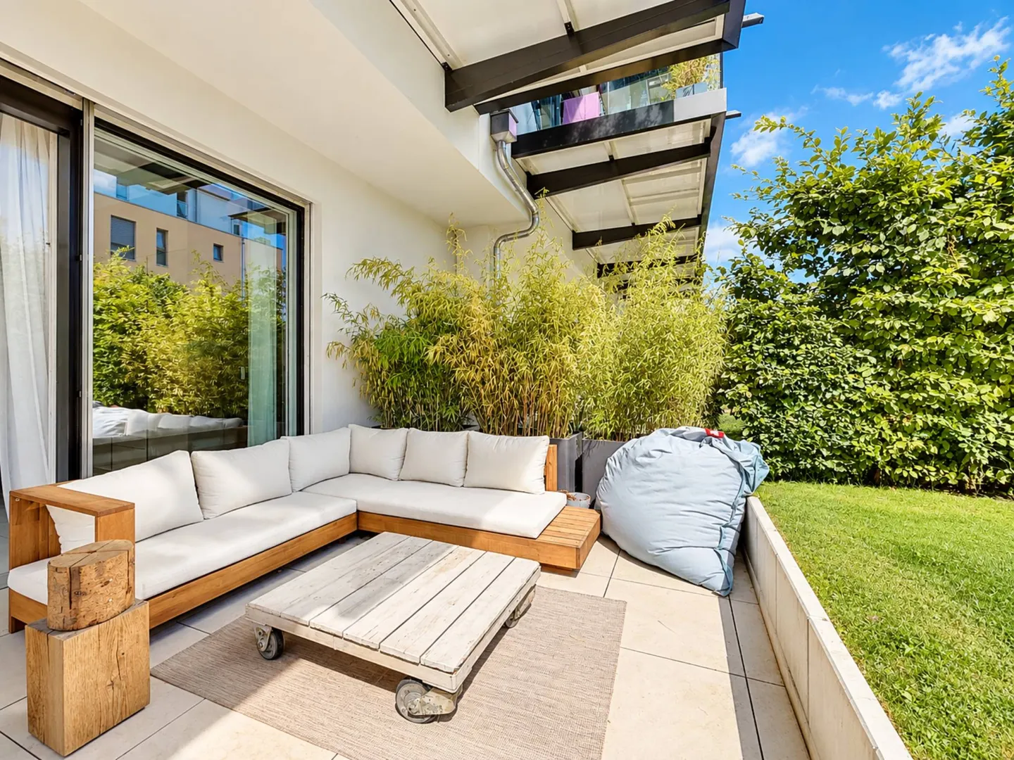 Elegante appartamento 3.5 locali con terrazza e giardino privato - Foto 10 di 11