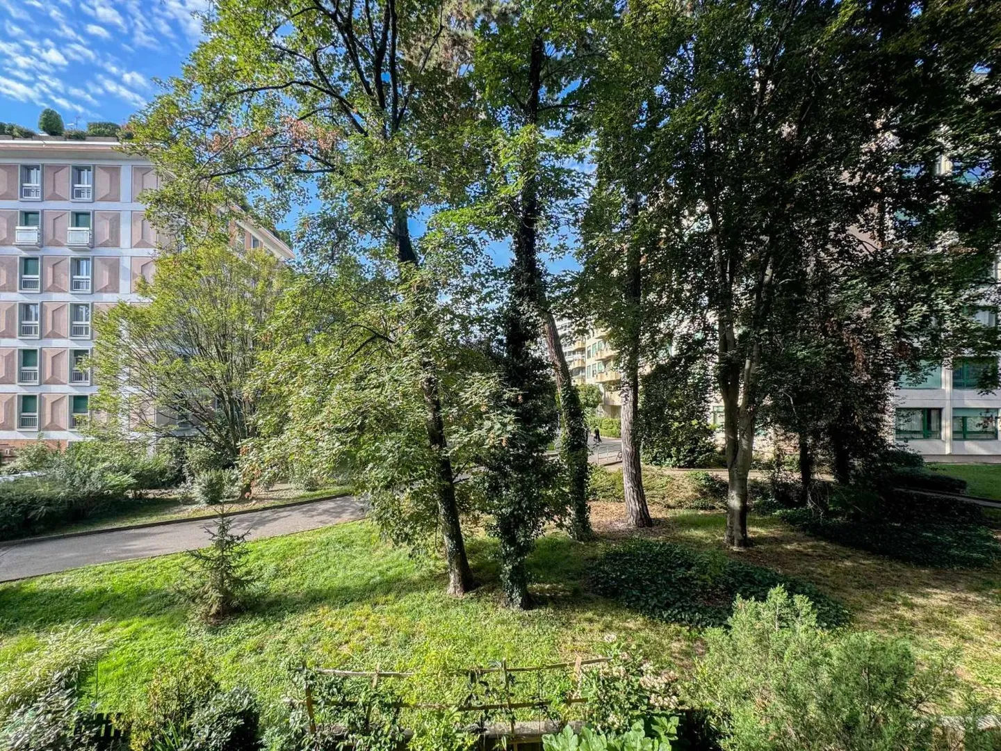 5-room apartment - Photo 2 of 12