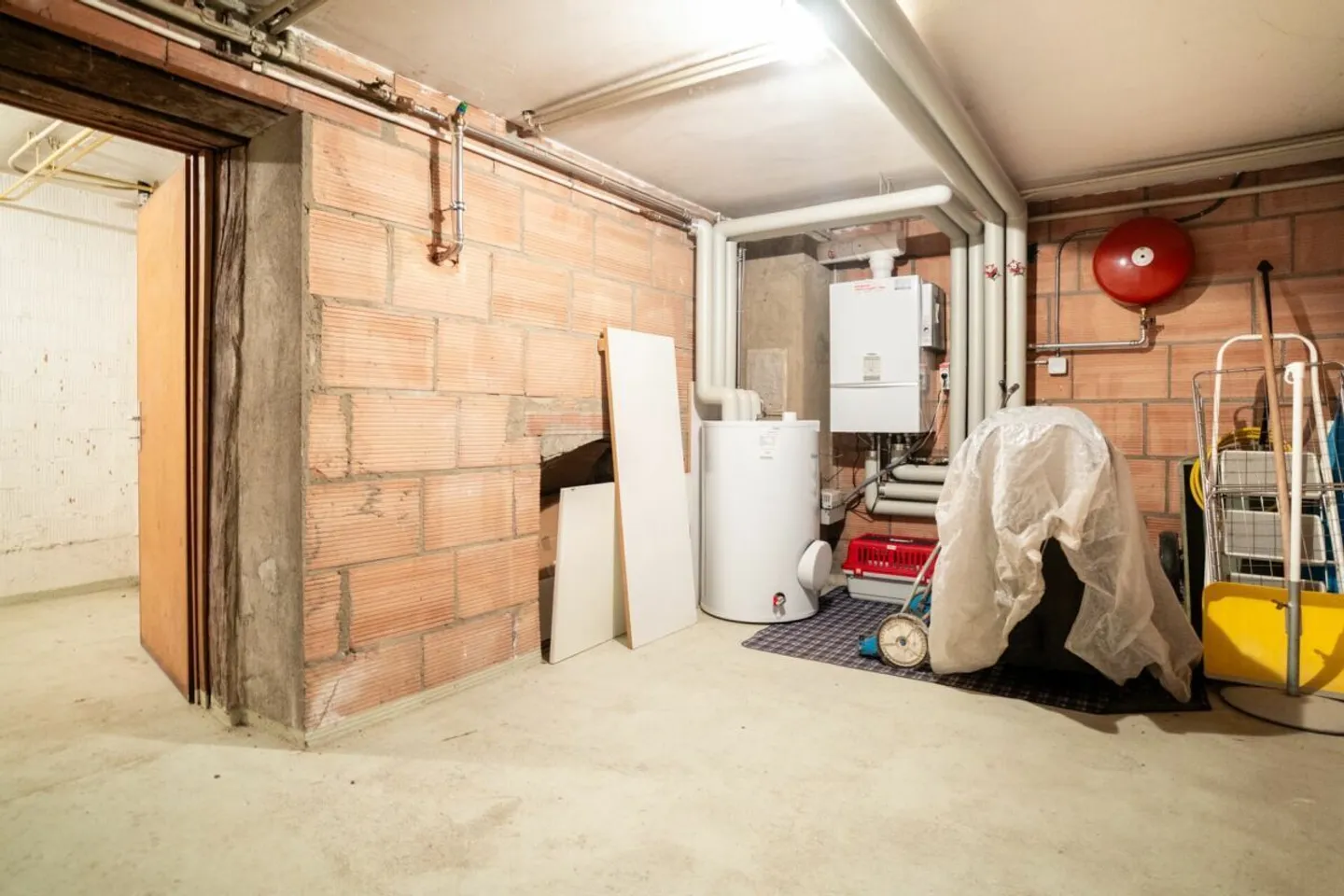 Affascinante casa nel centro storico con potenziale di sviluppo vicino al lago - Foto 20 di 23