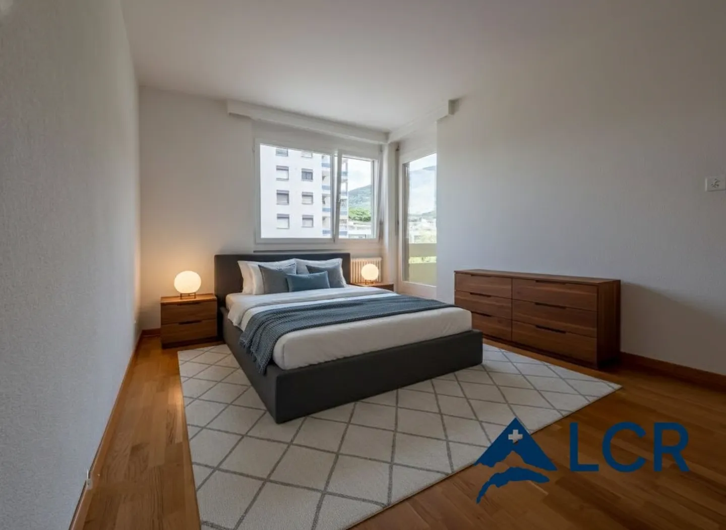 Schönes Apartment mit 4.5 Zimmern / 3 Schlafzimmern / 1 Badezimmer / 2 Balkonen - Foto 6 di 13