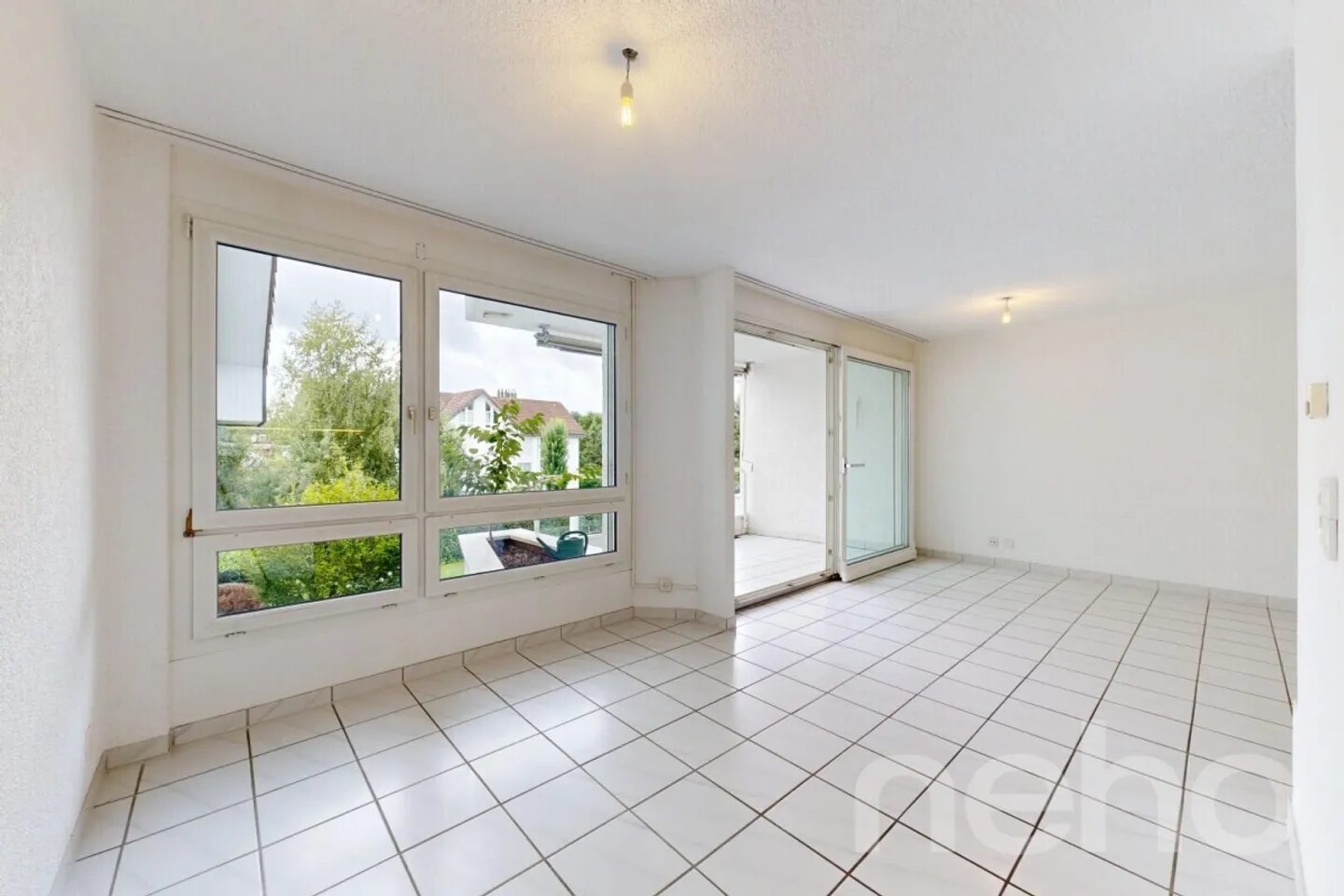 Appartamento luminoso di 4,5 stanze a Oberglatt - Foto 3 di 12