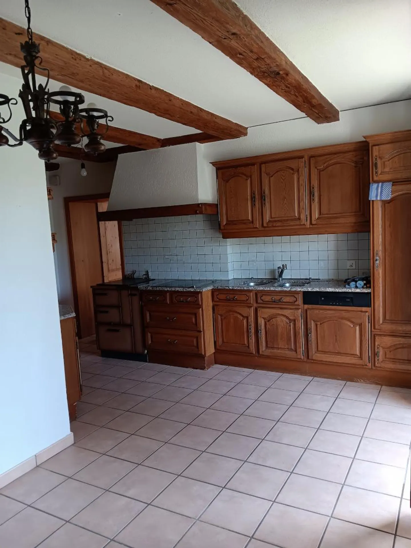 5.5 Room House - Photo 4 of 9