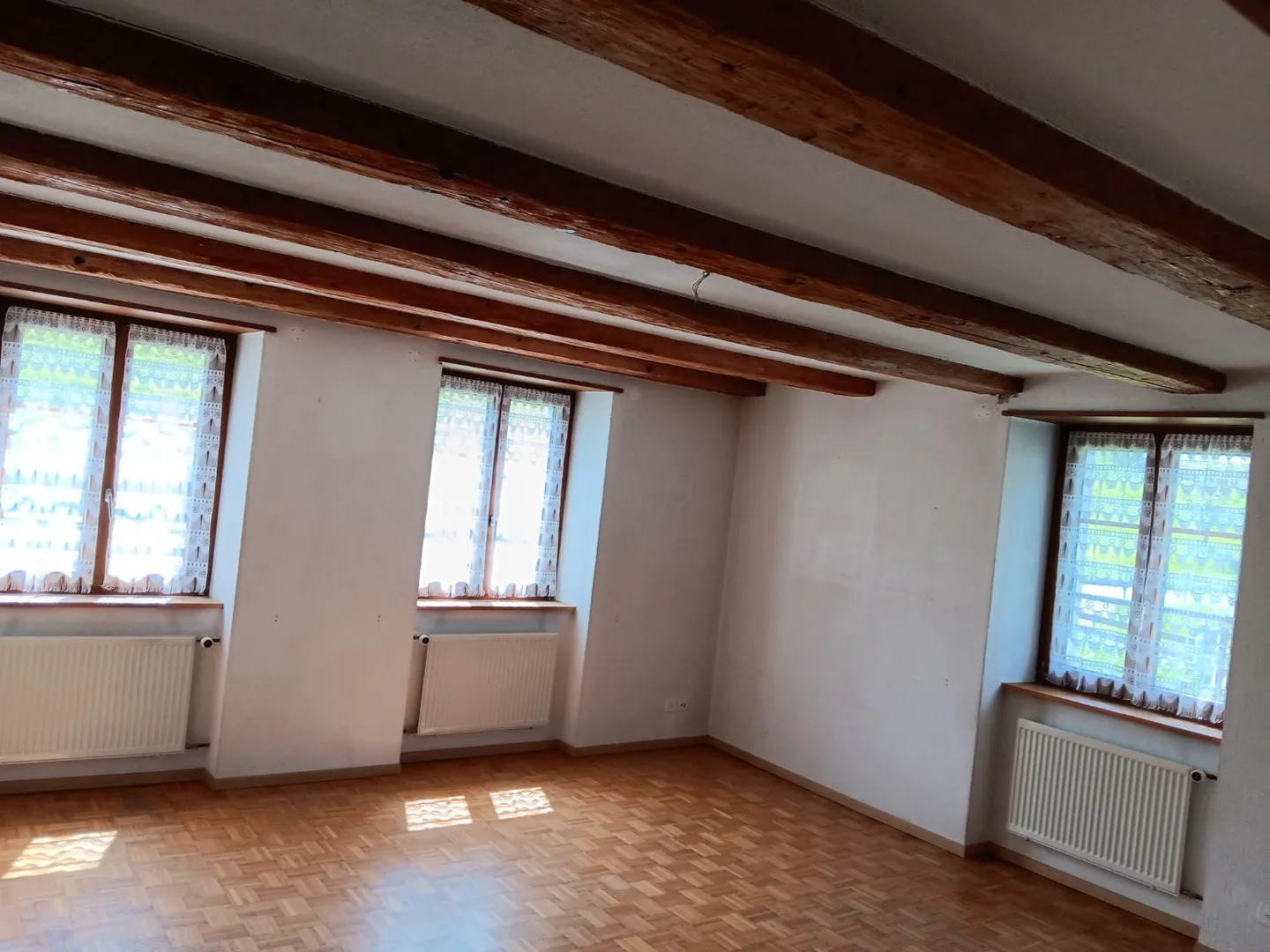 5.5 Room House - Photo 6 of 9