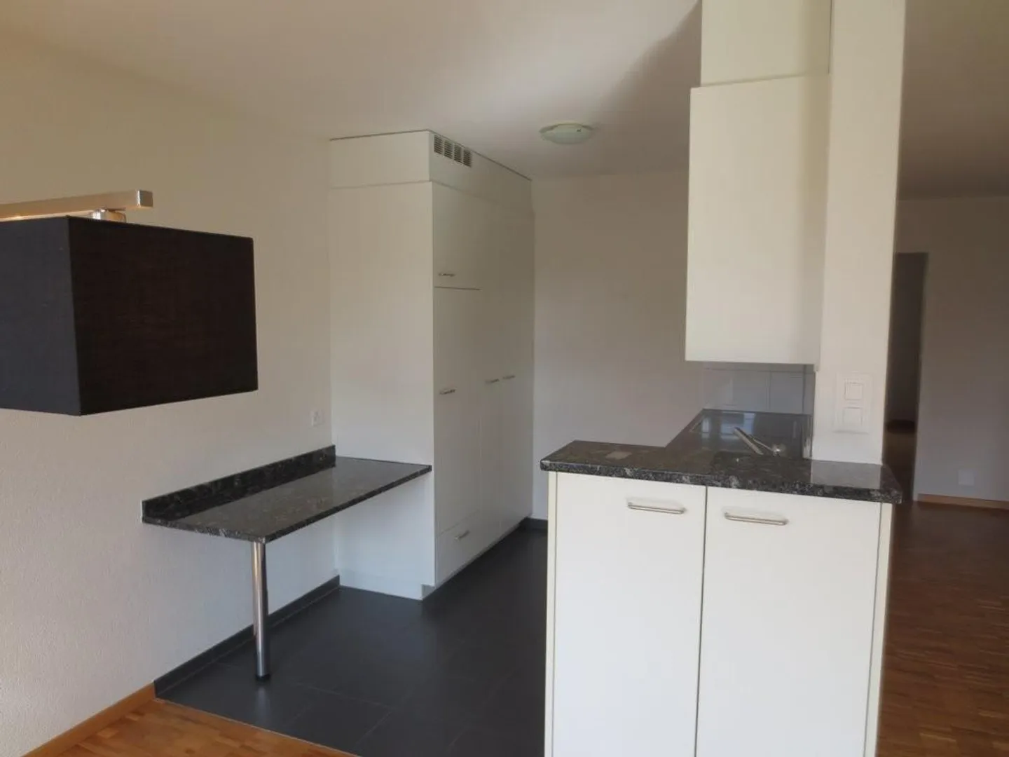 Bright 3.5-room apartment with balcony on the 2nd floor - Photo 6 of 12