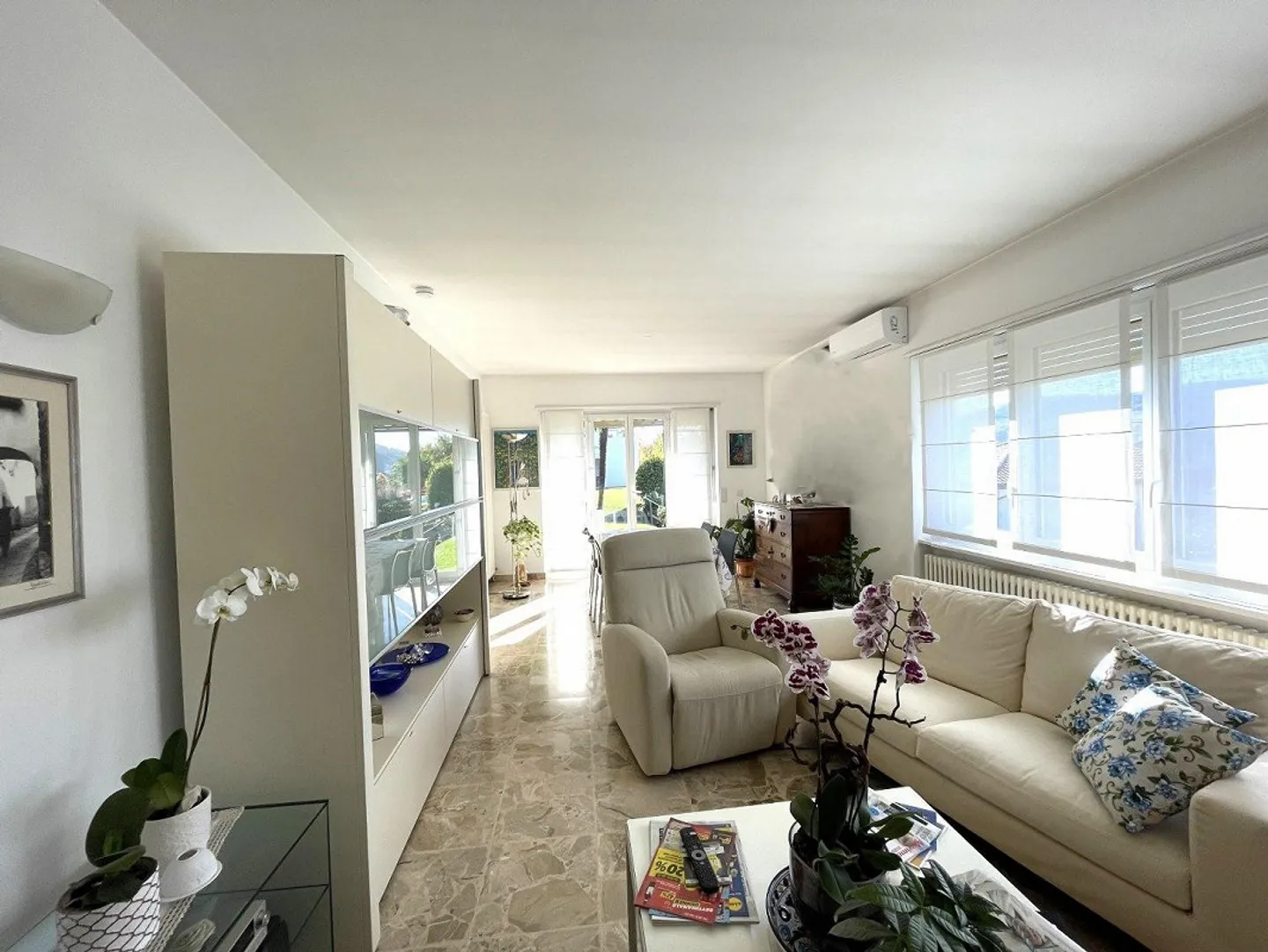 CASA UNIFAMILIARE IMMERSA NEL VERDE CON GIARDINO E VISTA APERTA SUL... - Foto 3 di 13