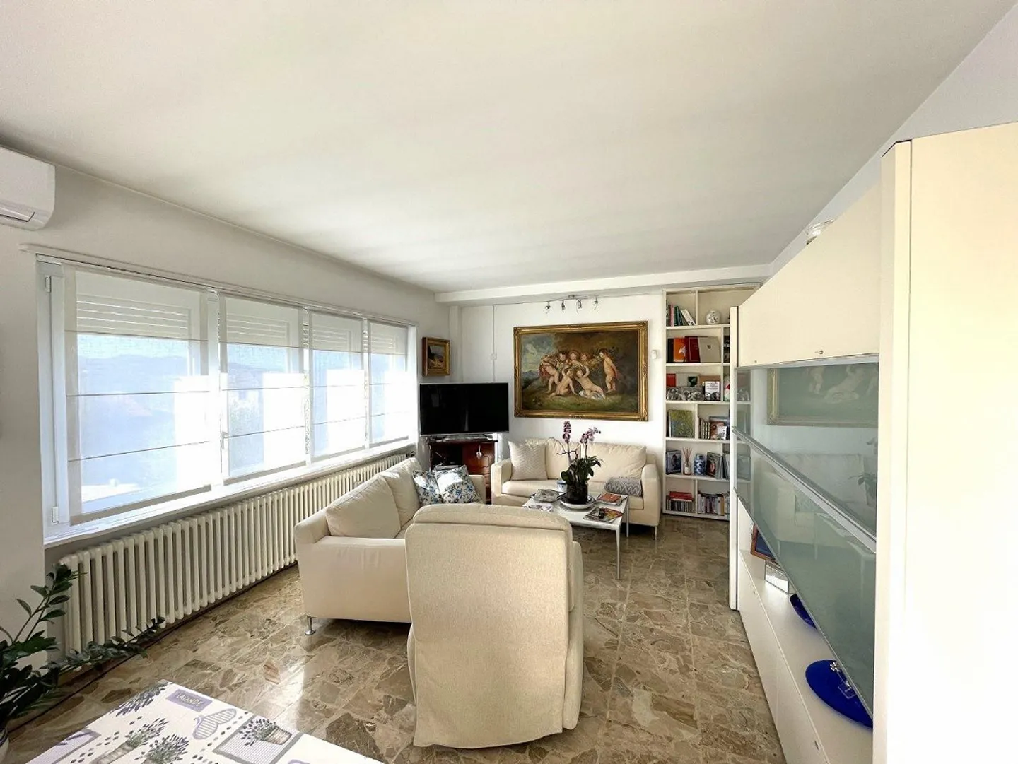 CASA UNIFAMILIARE IMMERSA NEL VERDE CON GIARDINO E VISTA APERTA SUL... - Foto 8 di 13