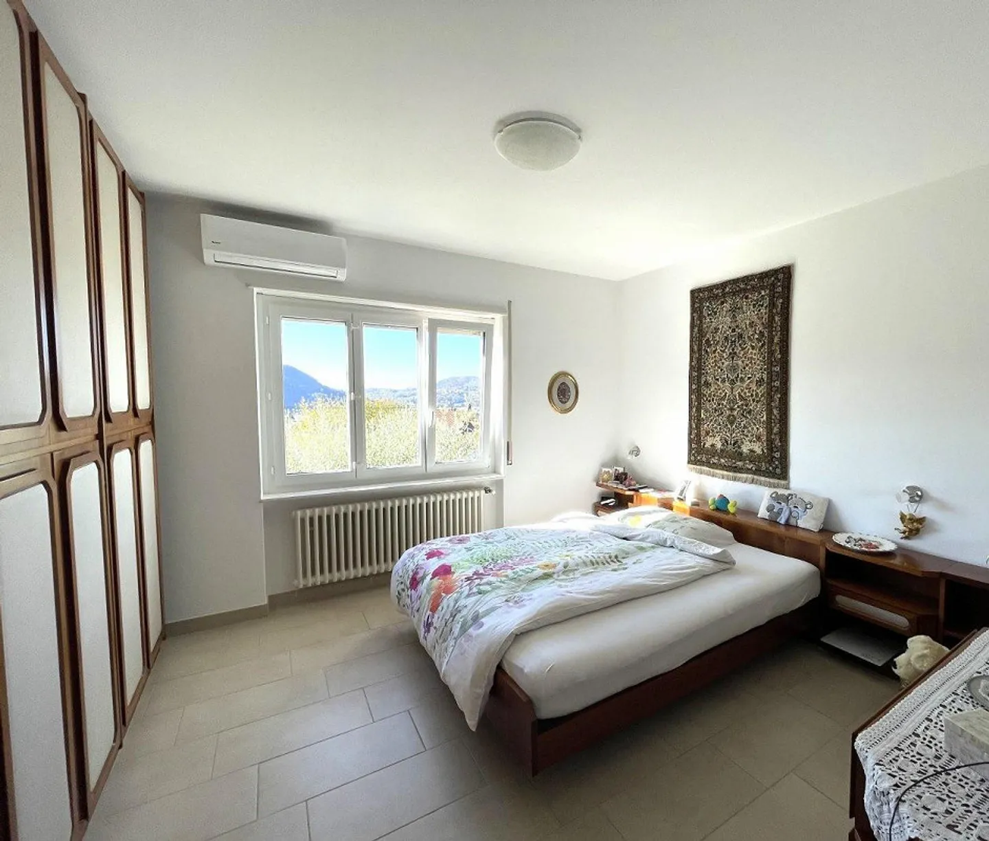 CASA UNIFAMILIARE IMMERSA NEL VERDE CON GIARDINO E VISTA APERTA SUL... - Foto 10 di 13