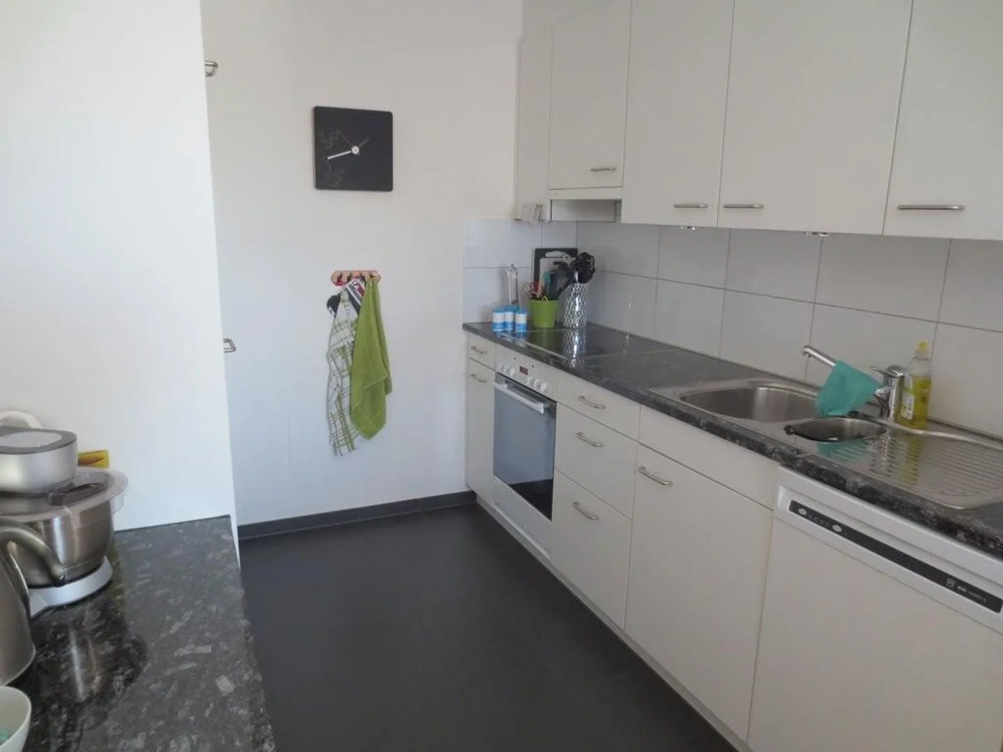 Bright 3.5-room apartment with balcony on the 2nd floor - Photo 9 of 12