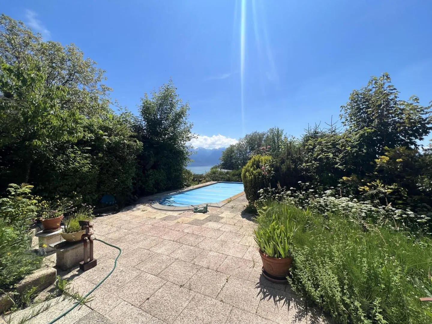 Splendida casa indipendente con vista lago in affitto occupato senza affitto - Foto 2 di 11