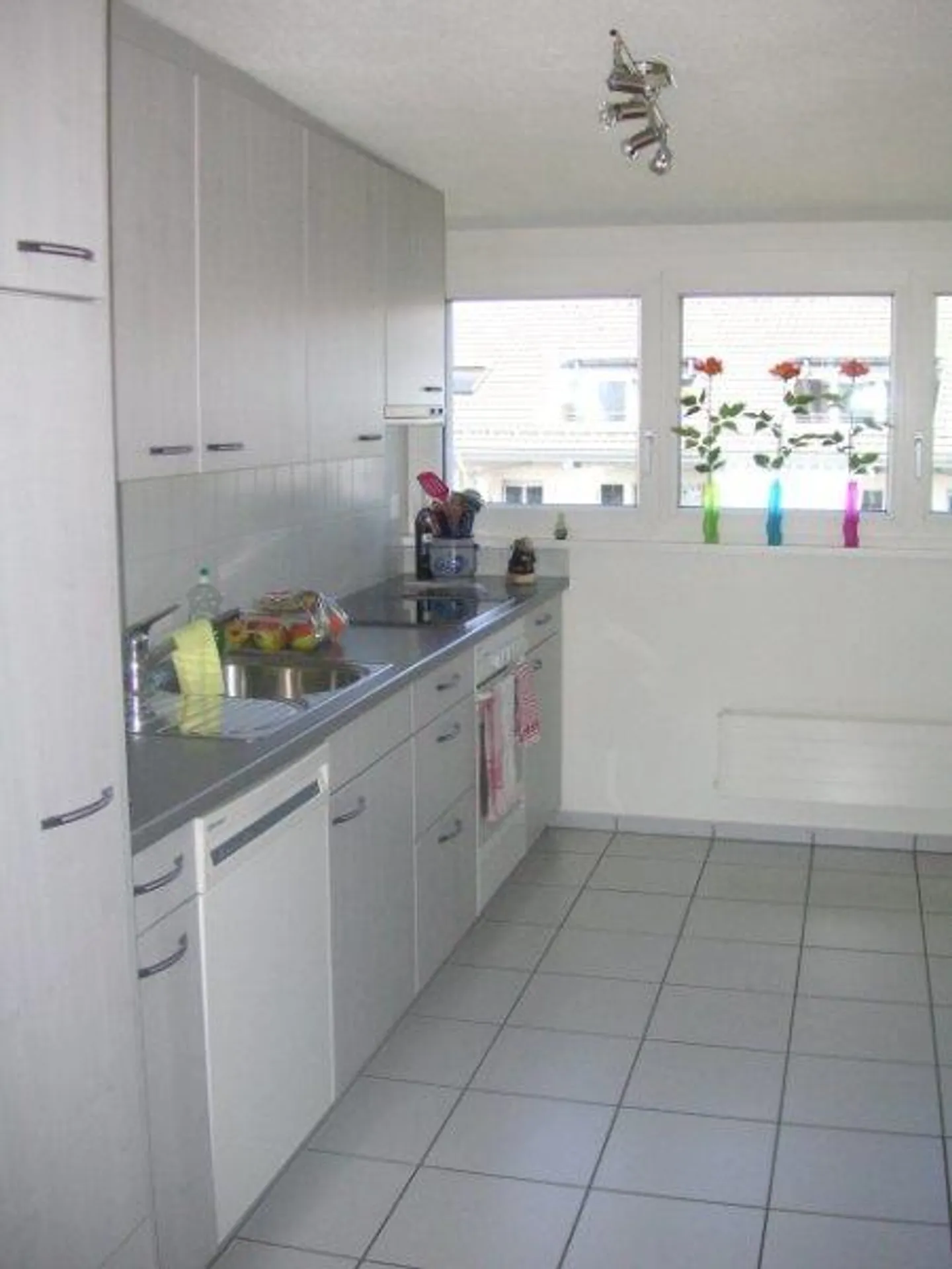 Appartement sous les toits pratique et beau - Photo 3 sur 8