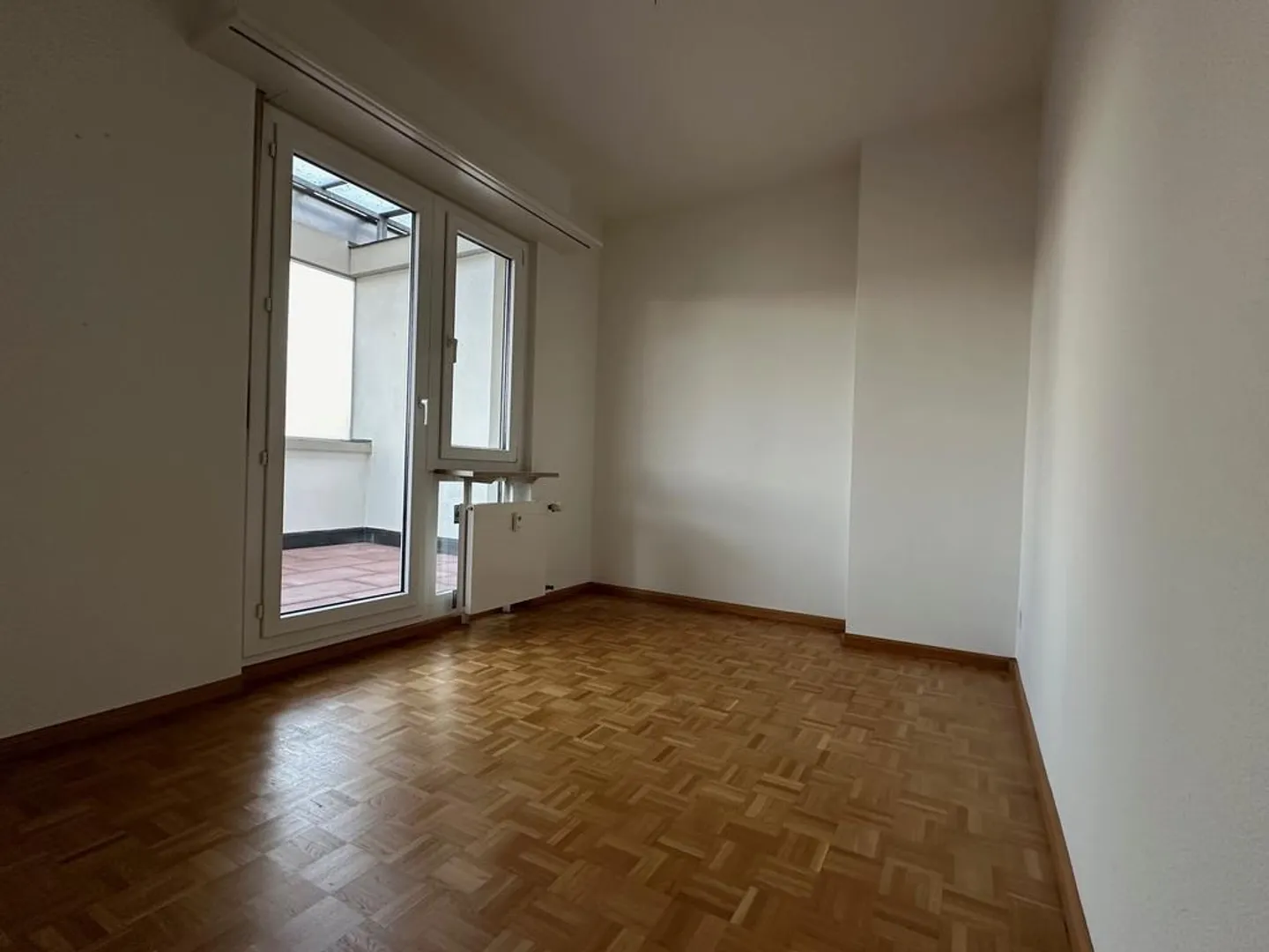 Bright attic apartment with large roof terrace - Photo 9 of 12