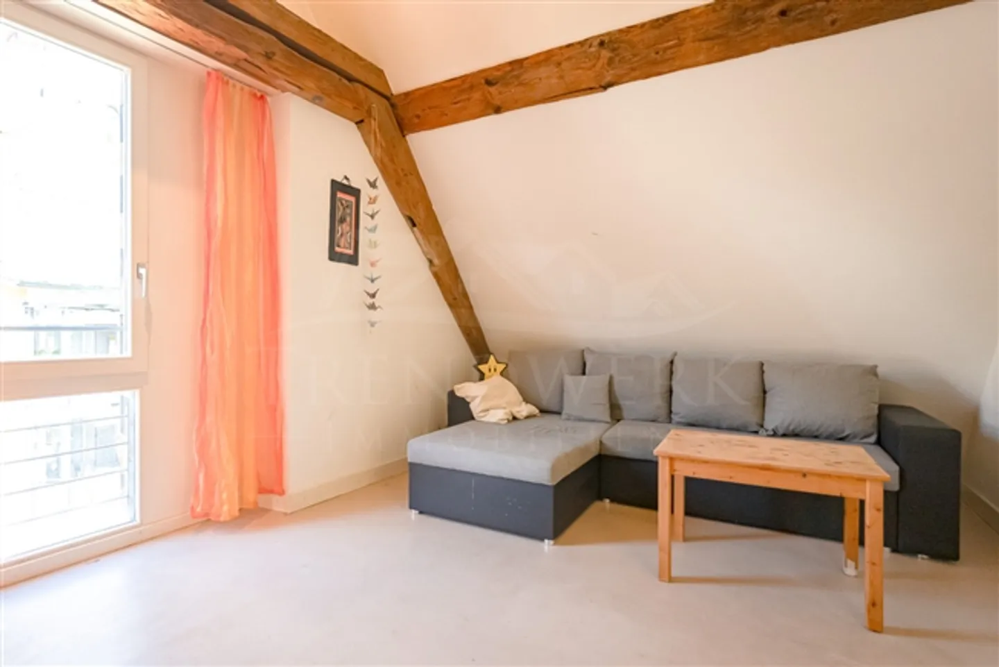 5.5-Room Maisonette Apartment with History in the Heart of Aarburg - Photo 4 of 12