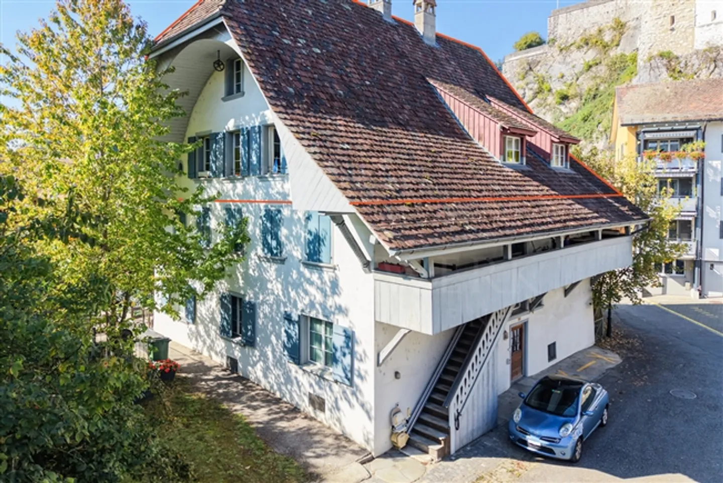 5.5-Room Maisonette Apartment with History in the Heart of Aarburg - Photo 1 of 12