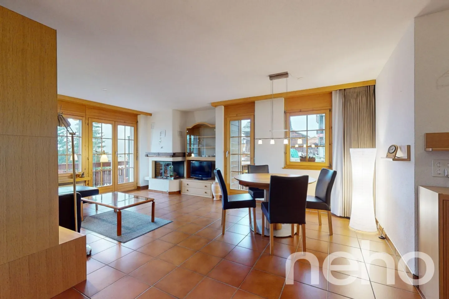 Sonnige 3½-Zimmer-Wohnung mit Alpenblick im Herzen von Grächen - Photo 3 of 13