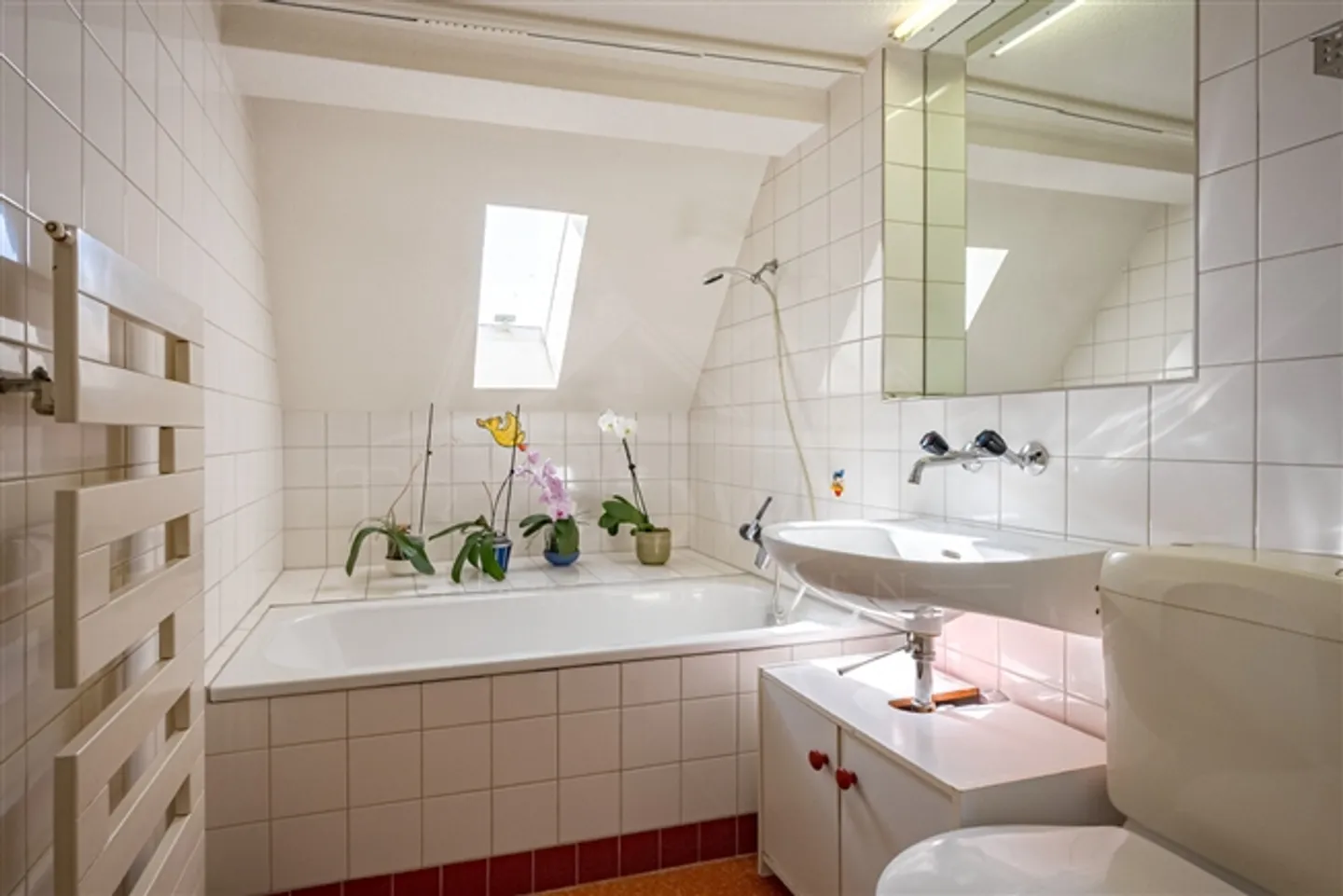 5.5-Room Maisonette Apartment with History in the Heart of Aarburg - Photo 12 of 12