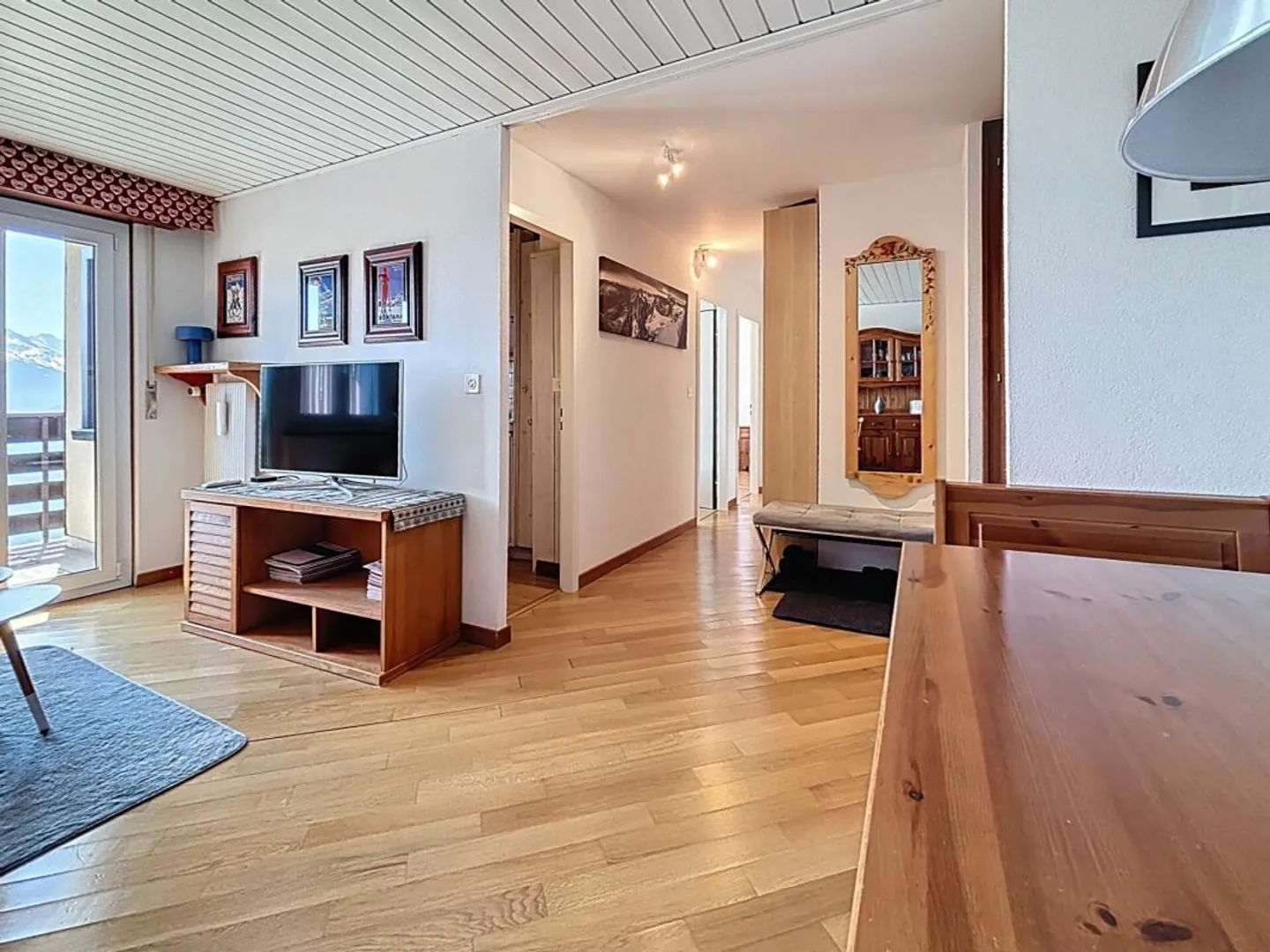 Appartamento soleggiato con vista alpina - Foto 2 di 7