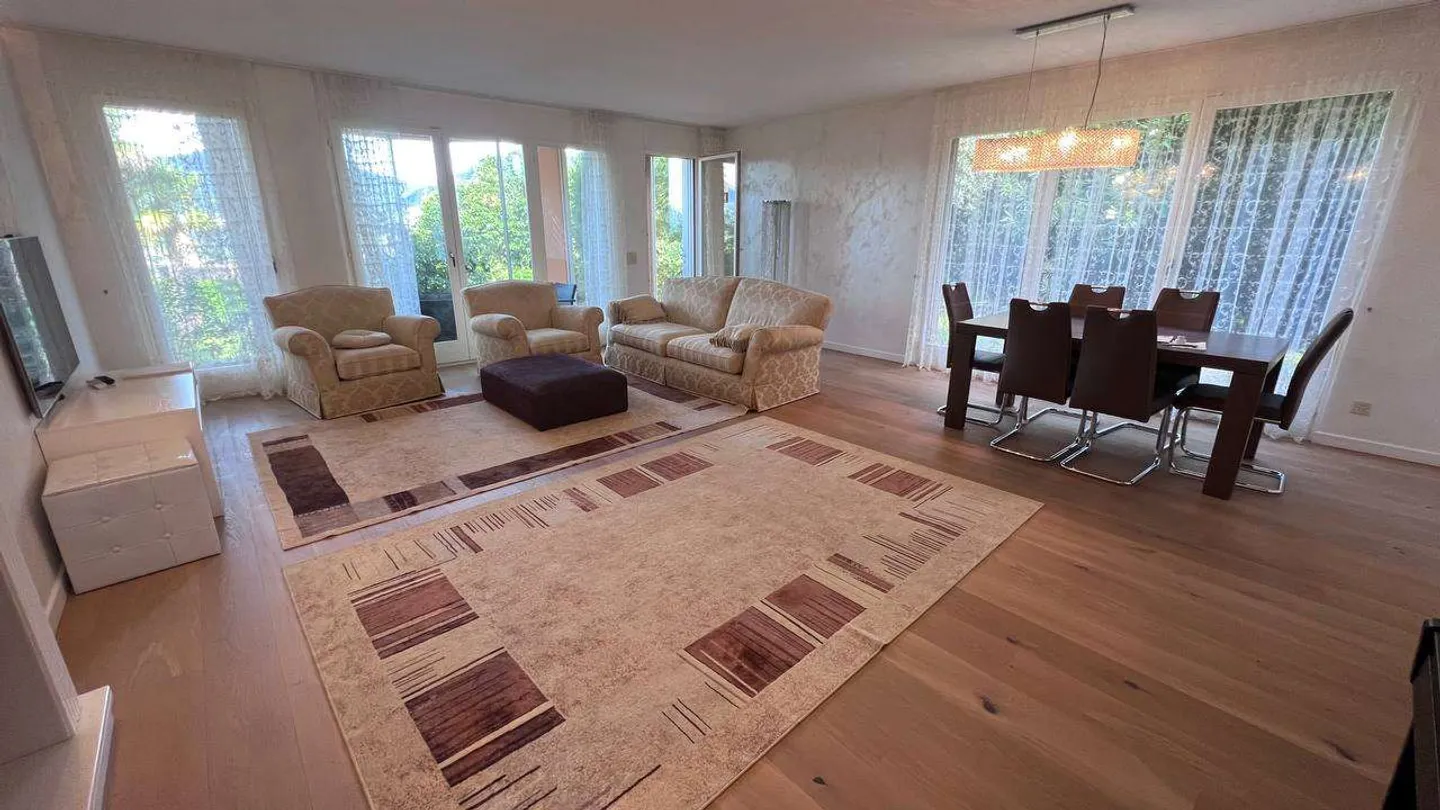 Traumhafte Villa mit Seeblick - Foto 9 von 49