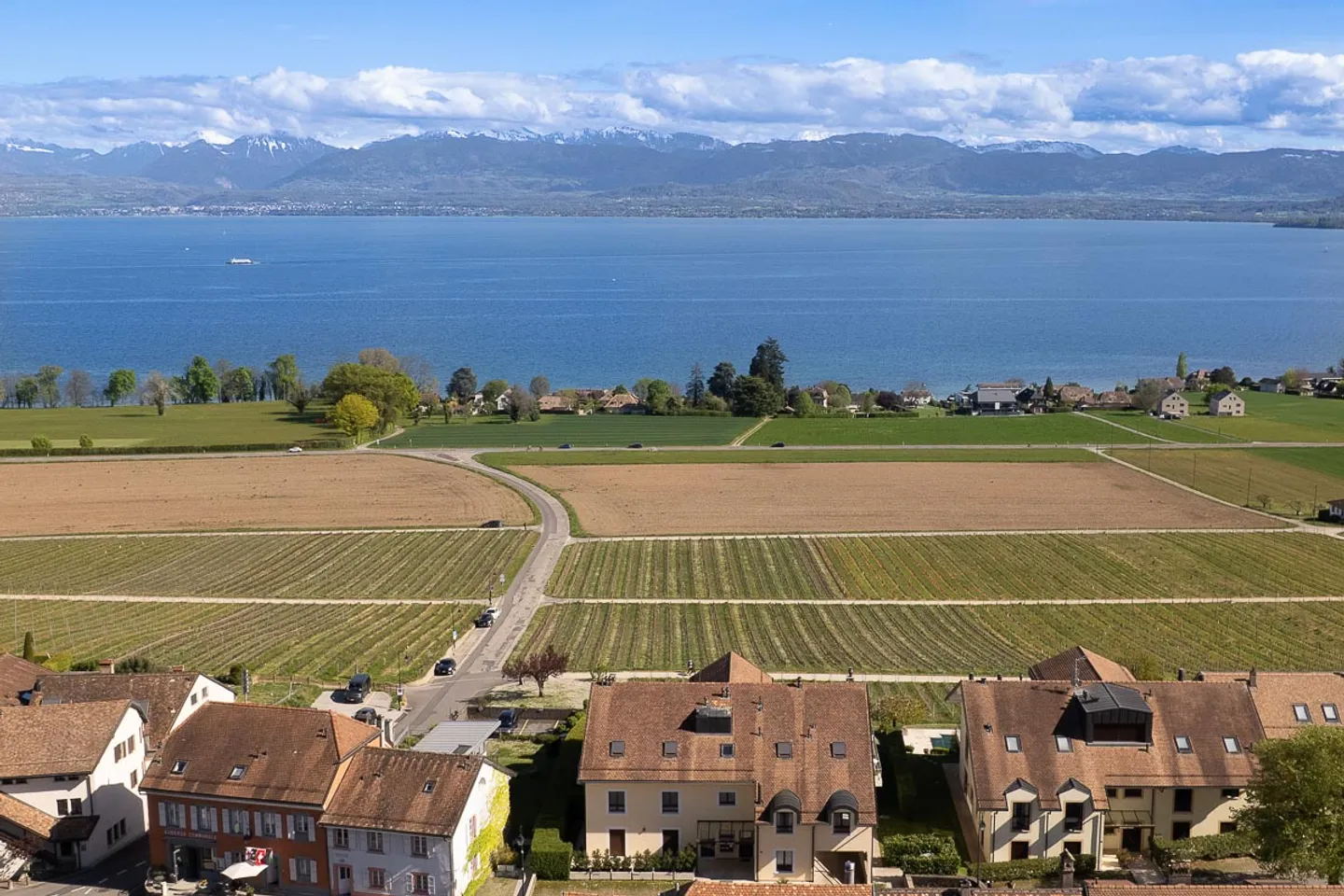 Appartement Charmant avec Vue sur le Lac - Photo 9 sur 9