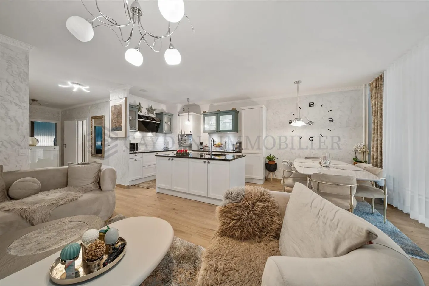 Magnificent 4.5-room apartment with balcony, Casatax advantage! - Photo 1 of 13