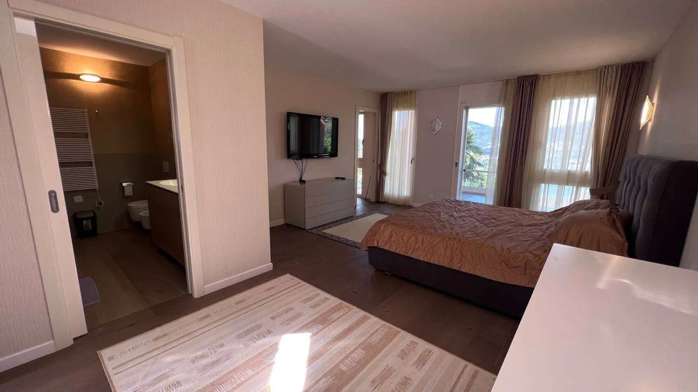 Traumhafte Villa mit Seeblick - Foto 32 von 49