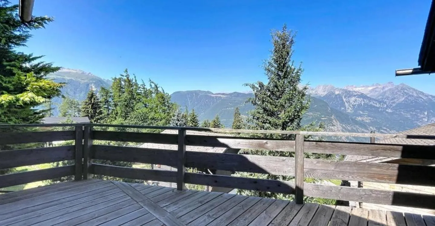 A Charming Retreat in the Heart of the Mountains - Photo 1 of 13